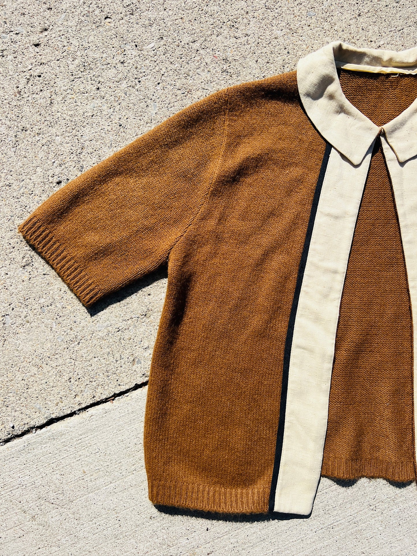 Vintage 1950s Brown Collared Short Sleeve Cardigan | M/L