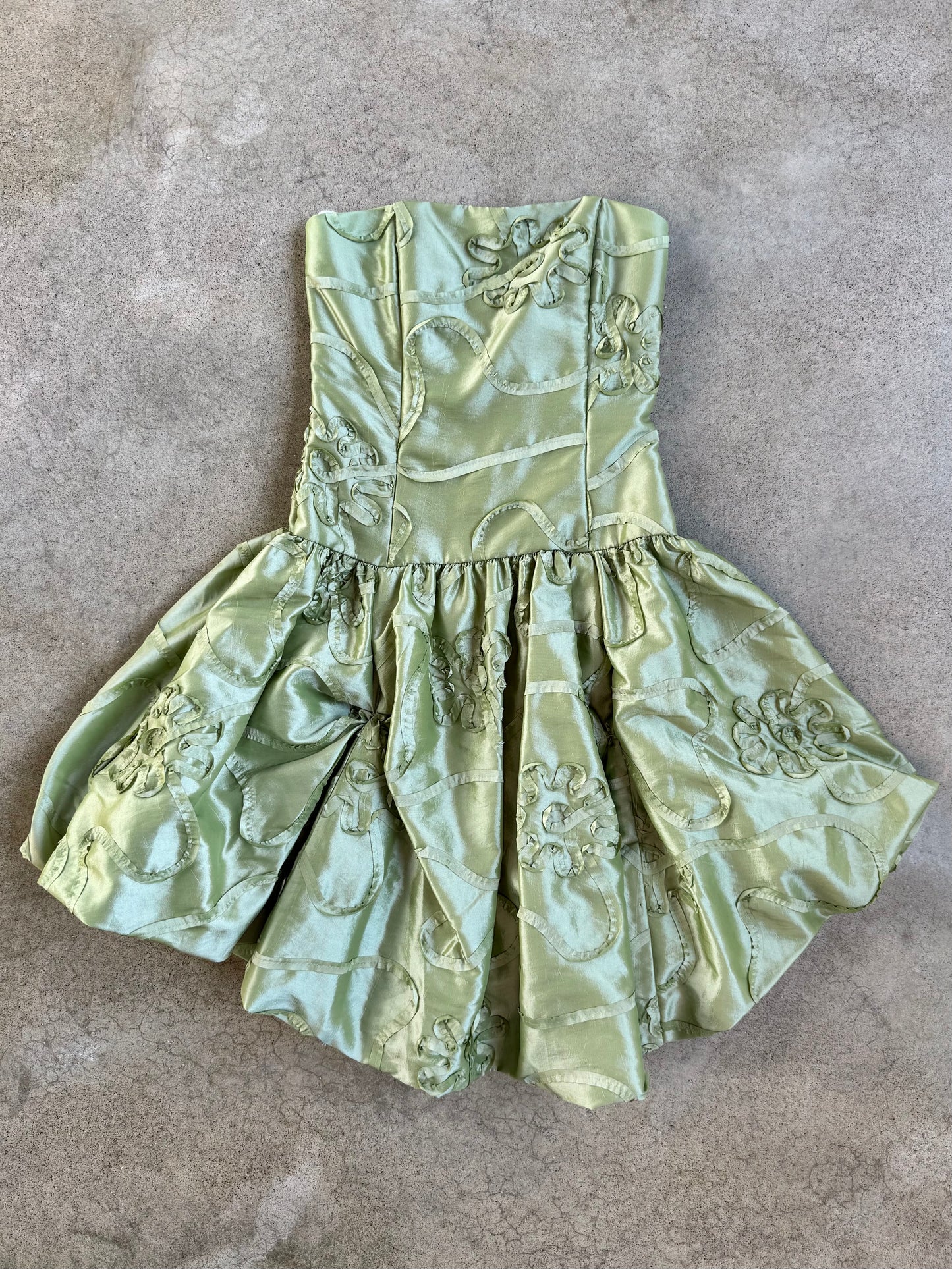 Vintage 1990s Jessica McClintock Green Floral Appliqué Strapless Bubble Hem Party Dress | XS