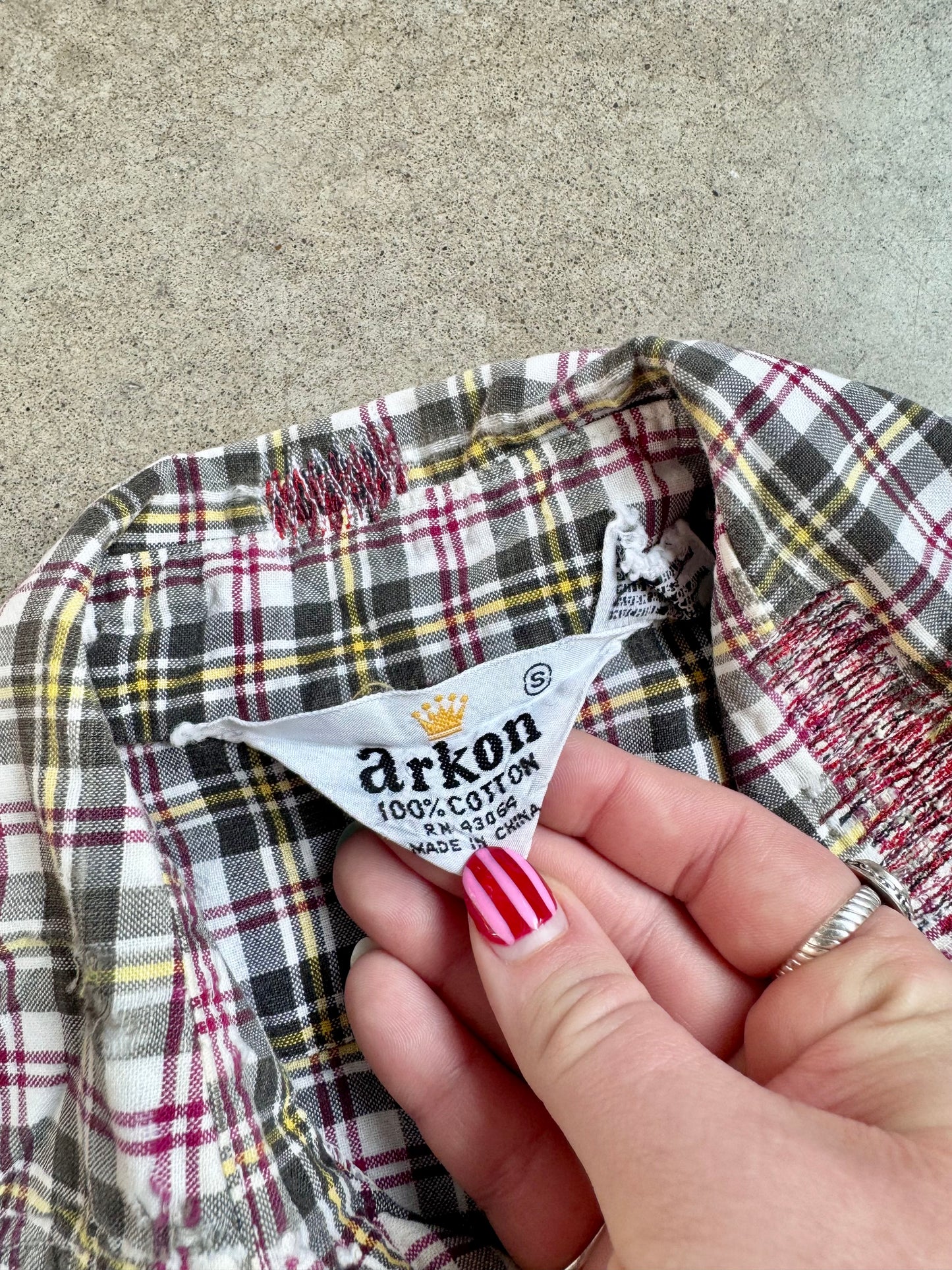 Vintage 1960s Arkon Plaid Worn Cotton Button-Up Shirt | Small