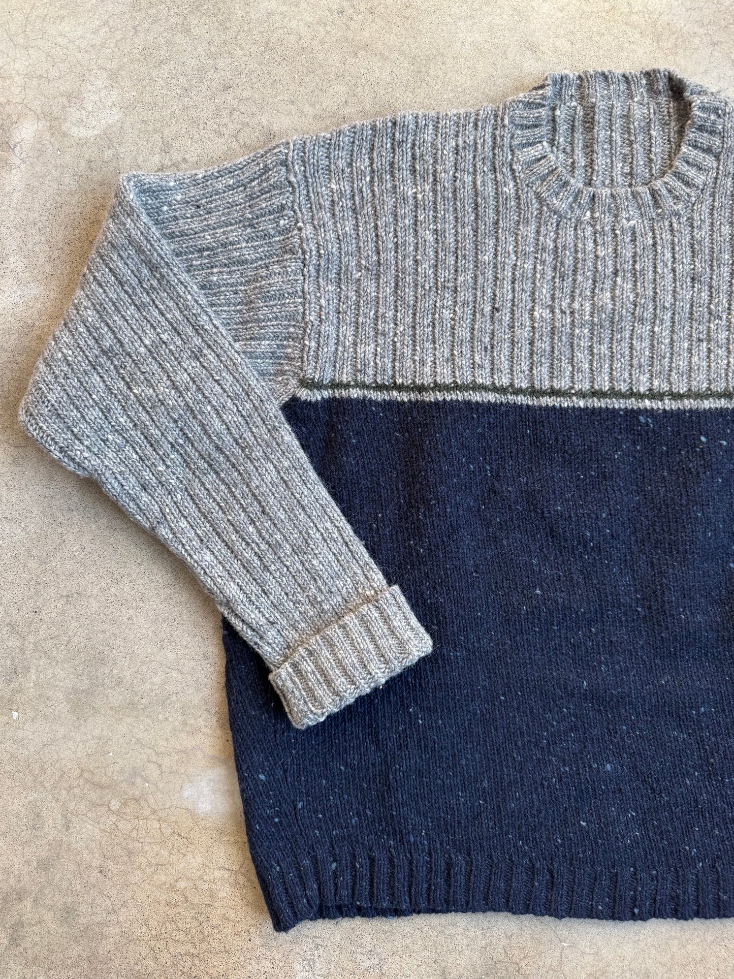 Vintage 1980s Grey & Navy Blue Speckled Color-Block Wool Sweater | XL