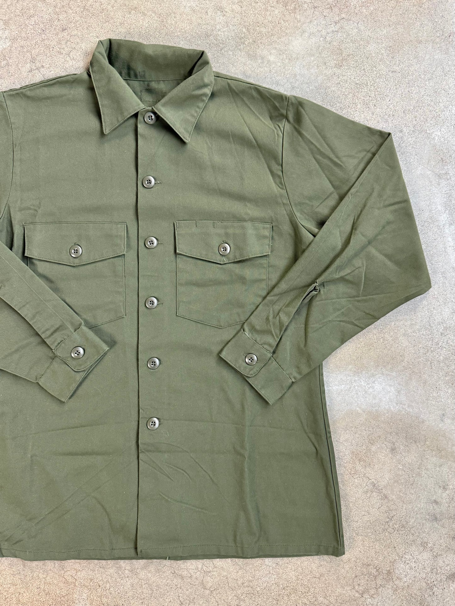 Vintage 1970s Vietnam Era Military OG-507 Green Utility Shirt | Large