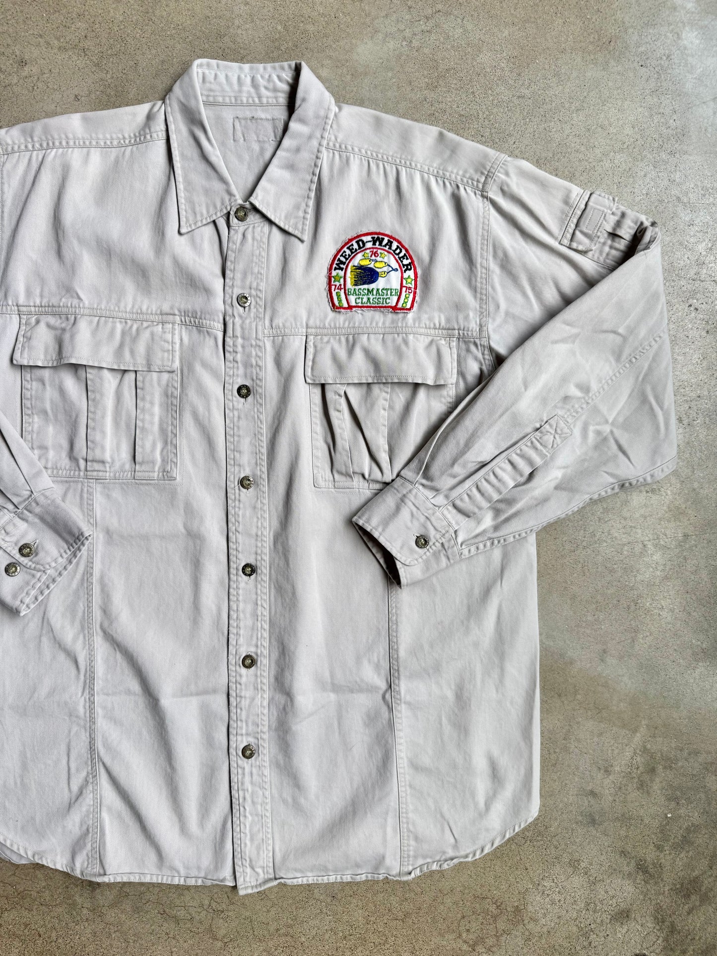 Vintage 1990s "Weed-Wader" Bassmaster Fishing Patch Khaki Utility Shirt | Large