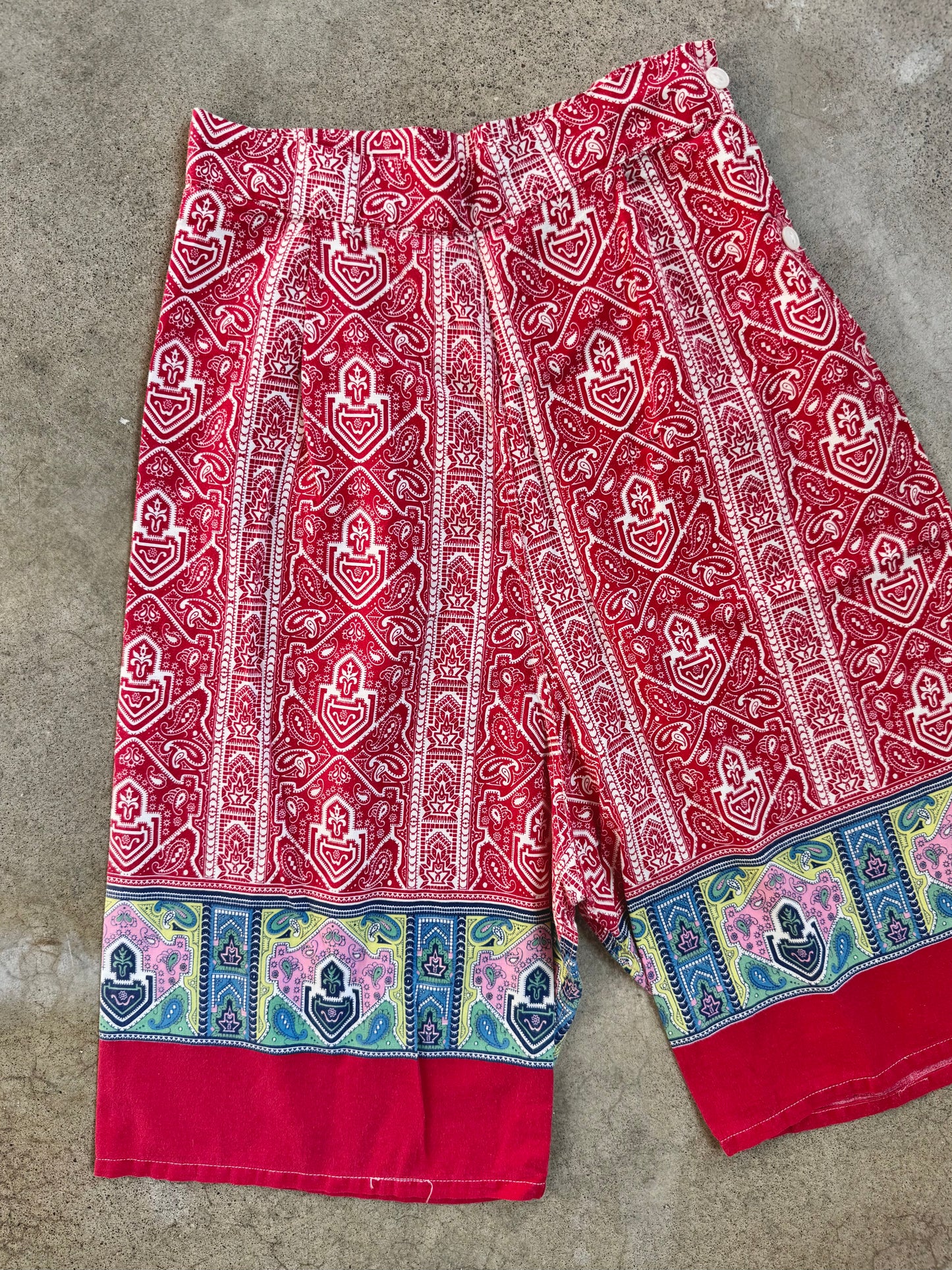 Vintage 1960s Paisley Print High-Waisted Bermuda Shorts | Waist 25”