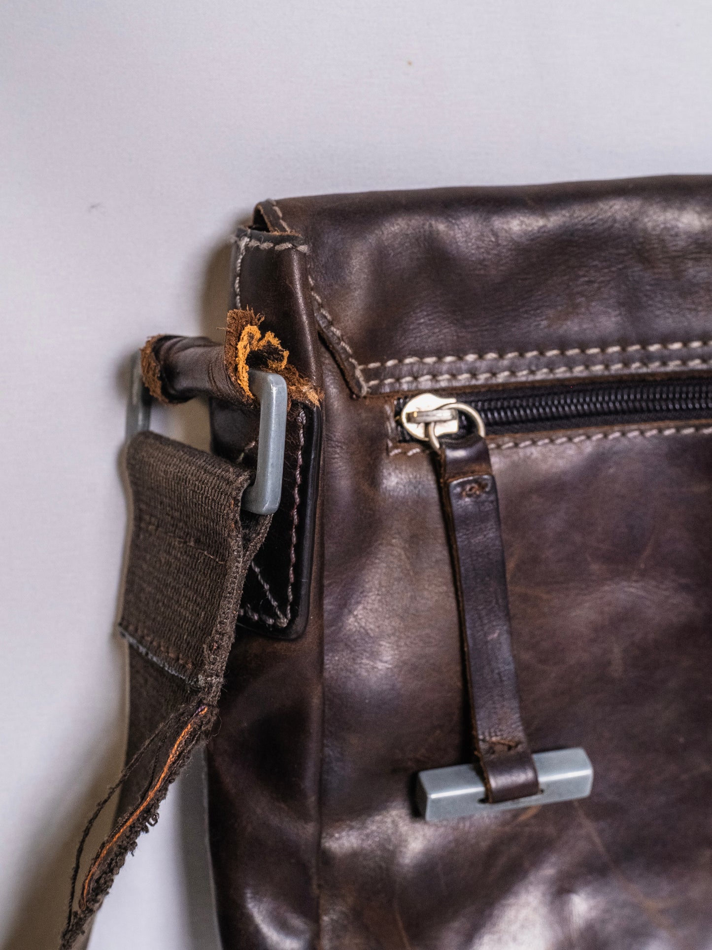 Strellson Brown Leather Crossbody Satchel Messenger Bag