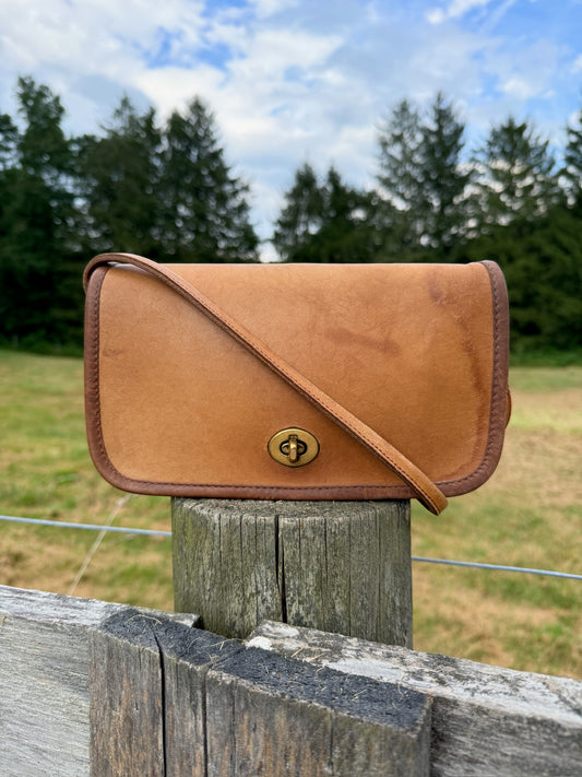 Vintage 1970s Coach Dinky Bag NYC | British Tan Style No. 9375