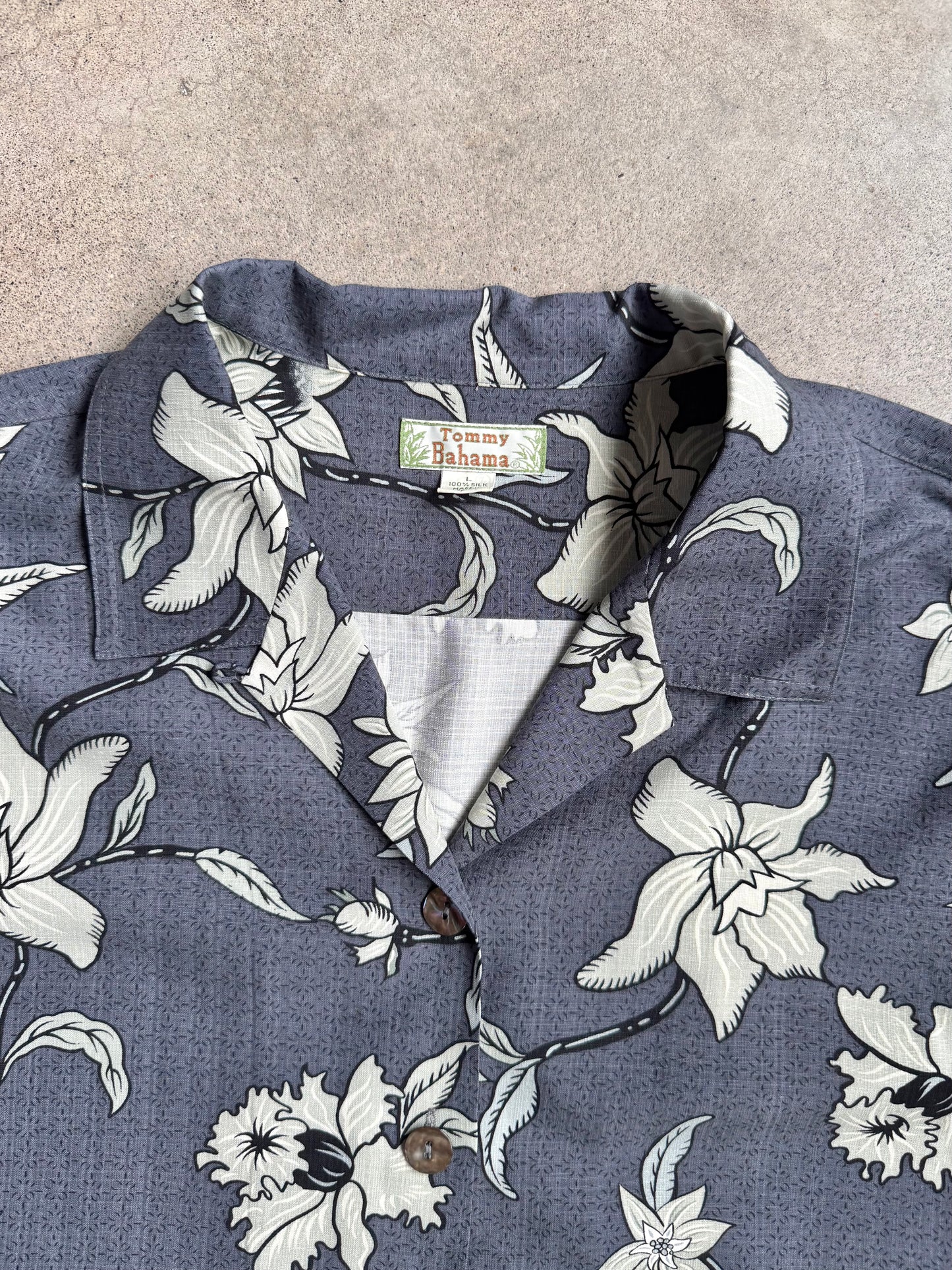 Vintage 1990s Tommy Bahama Blue-Grey Floral 100% Silk Hawaiian Shirt | Large