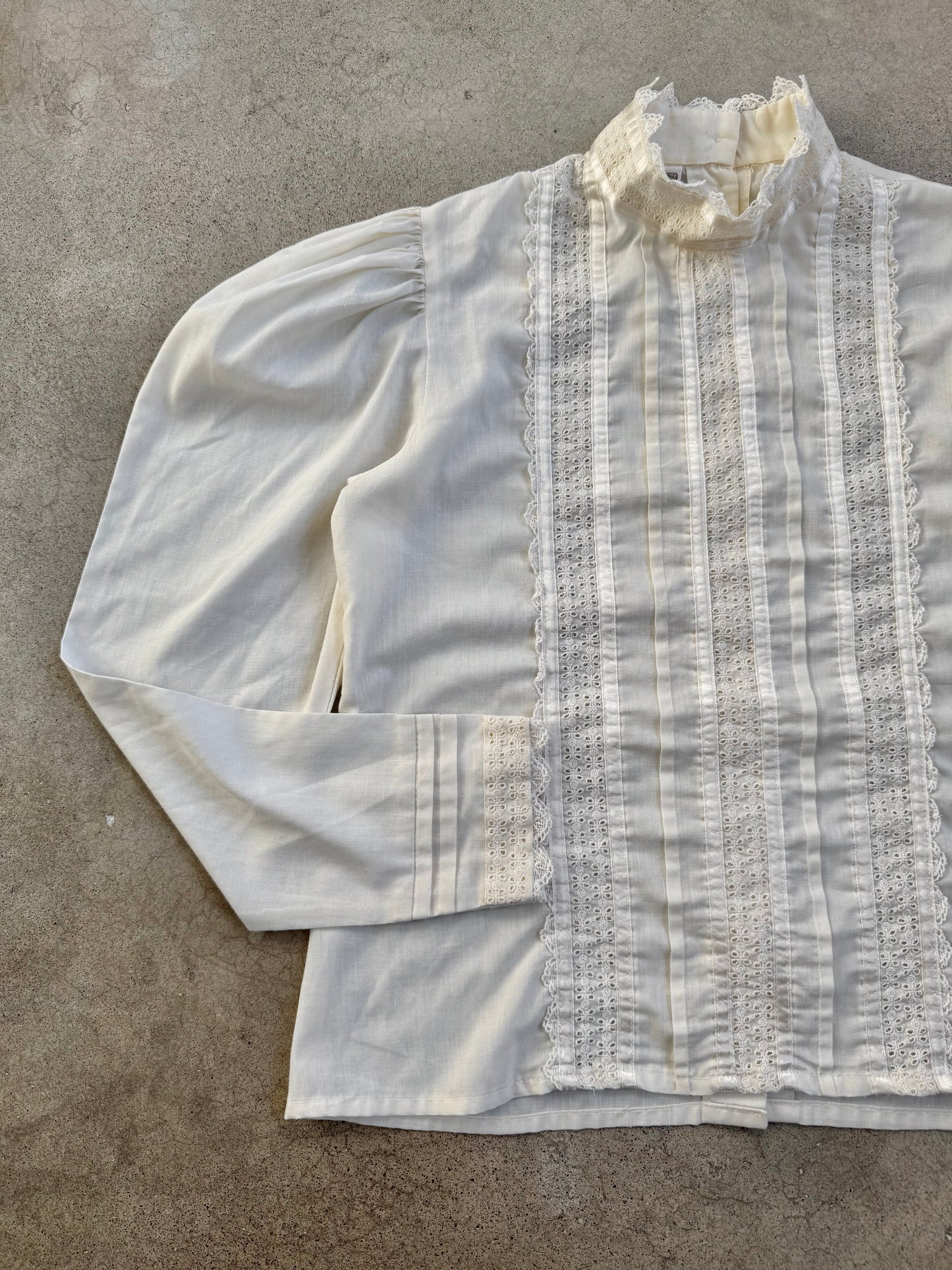 Vintage 1980s Jessica McClintock Gunne Sax Eyelet Lace High Neck Blouse | Medium