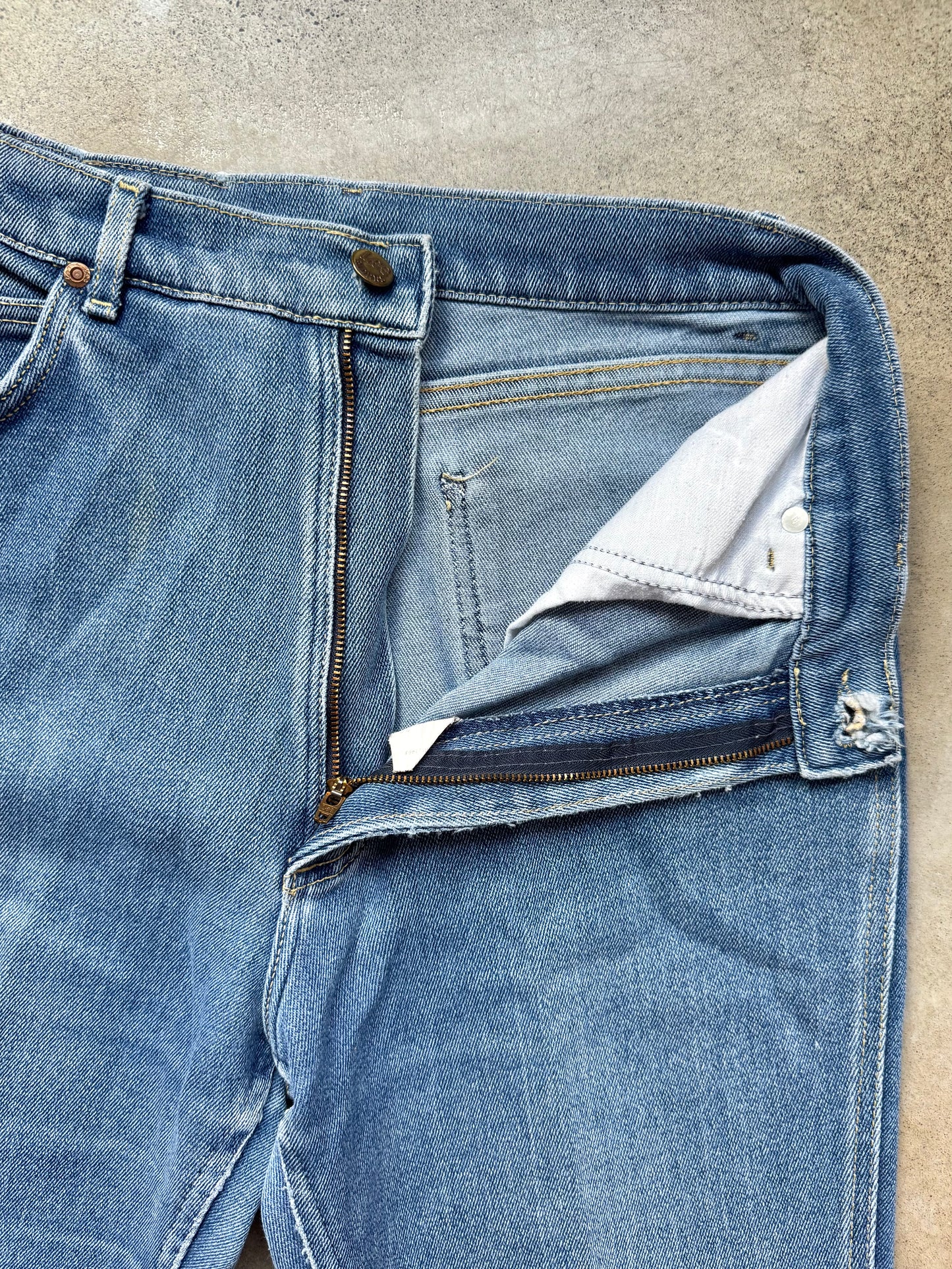 Vintage 1980s Lee Riders Faded Wash High-Waisted Jeans | Waist 28”