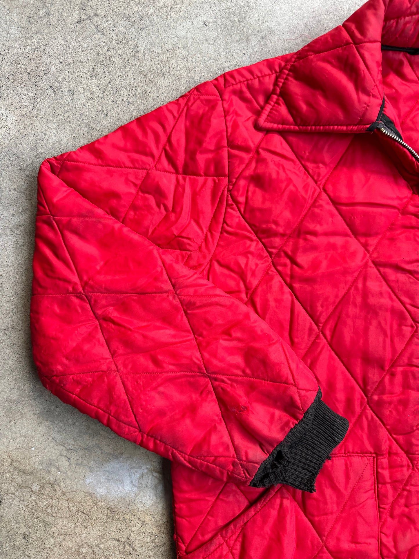 Vintage 1970s Protexall Red Distressed Zip-Up Quilted Jacket | Medium