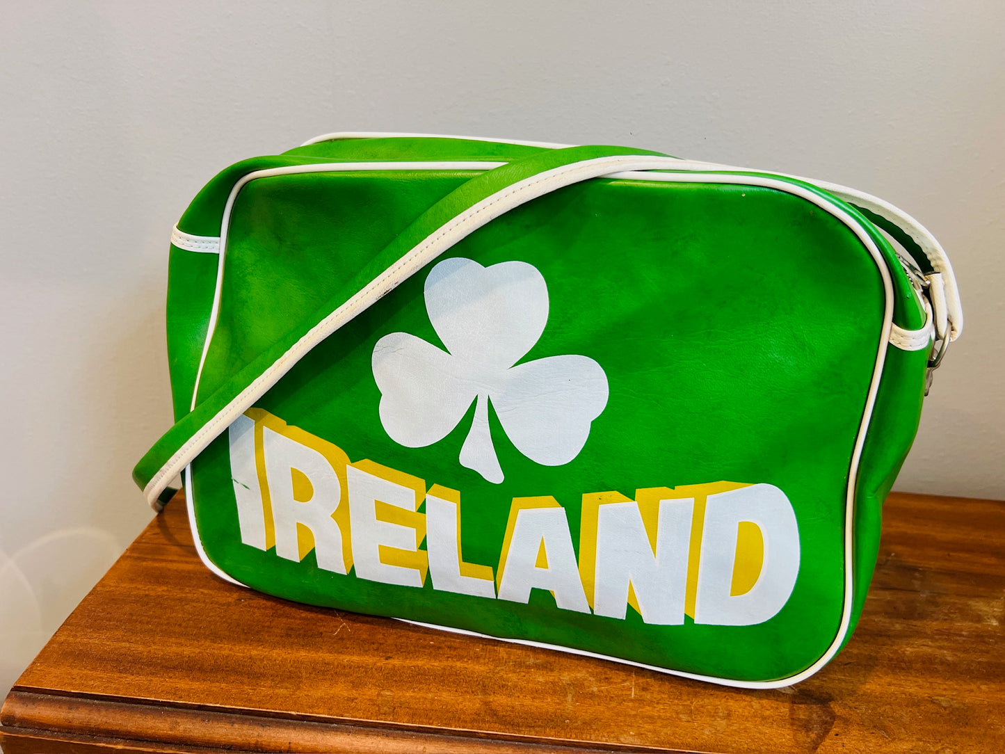 Vintage 1970s/80s Green Ireland Graphic Travel Bag