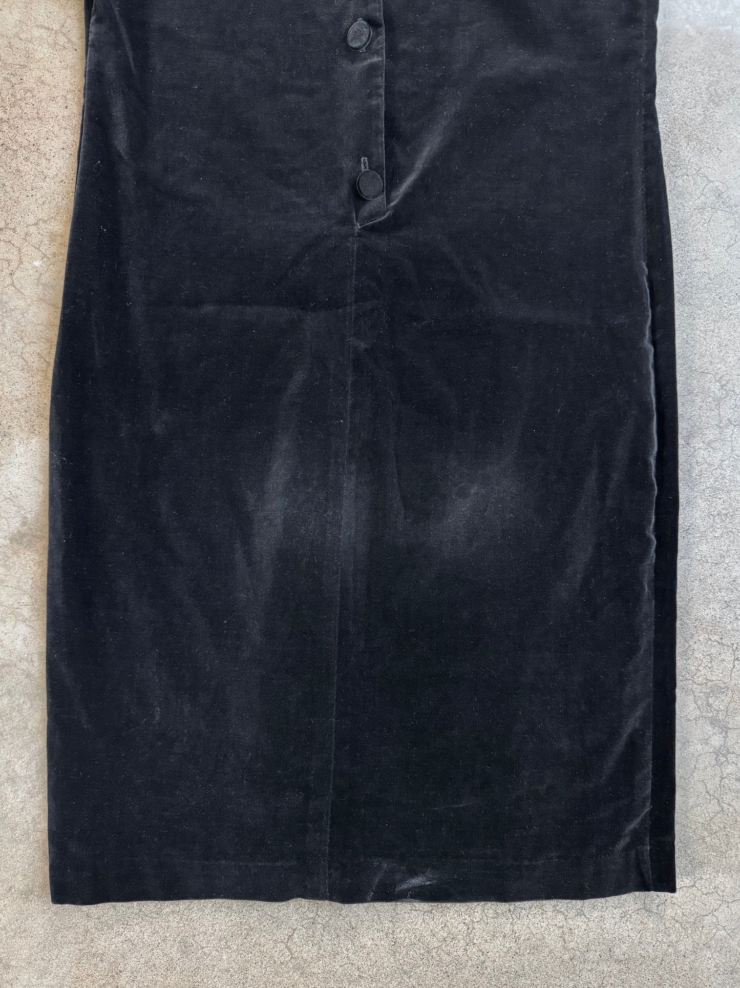 Vintage 1960s Black Velvet V-Neck Sleeveless Dress | S/M