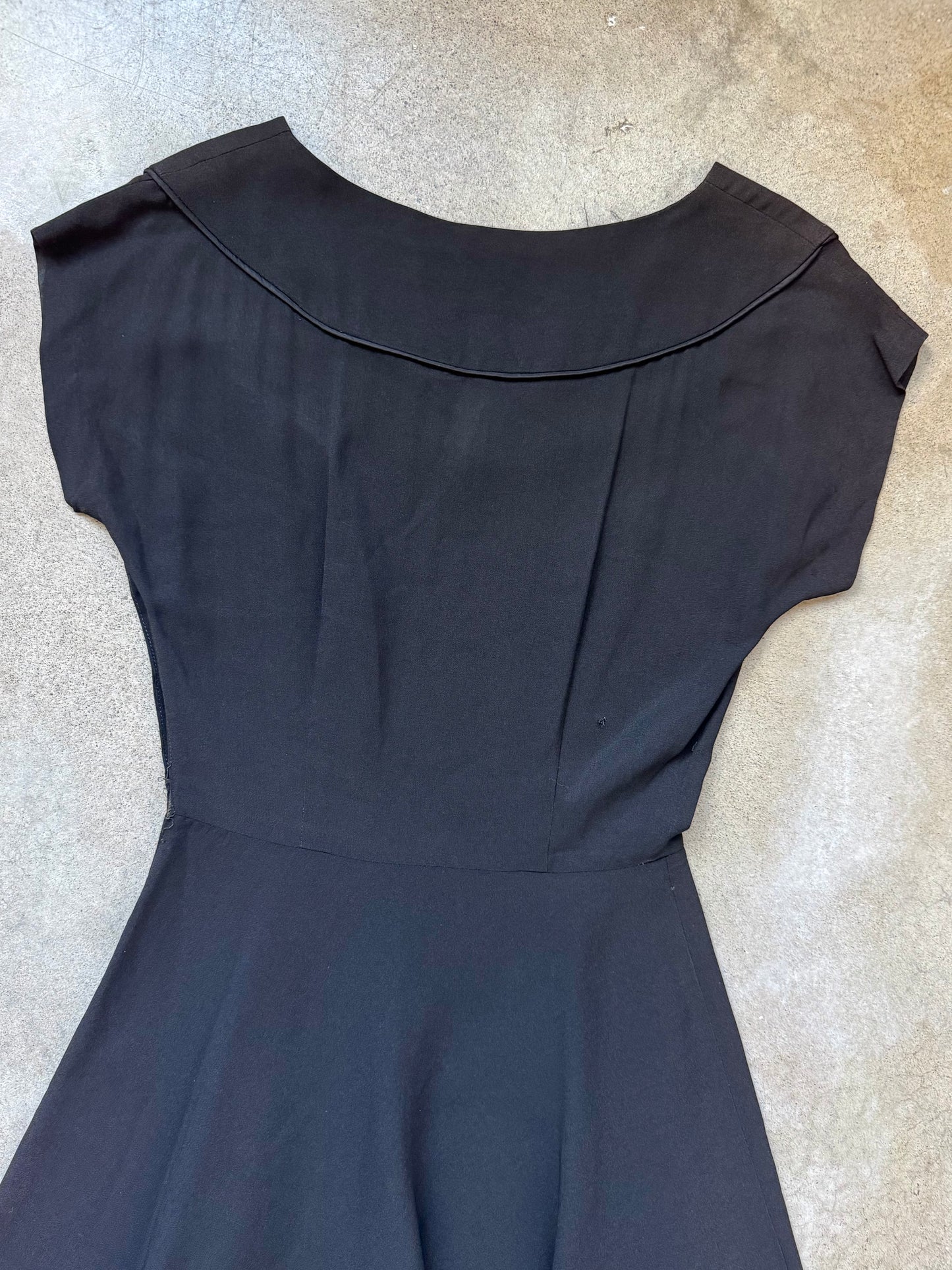 Vintage 1950s Black Piped Floral Appliqué Cap Sleeve Swing Dress | XS/S