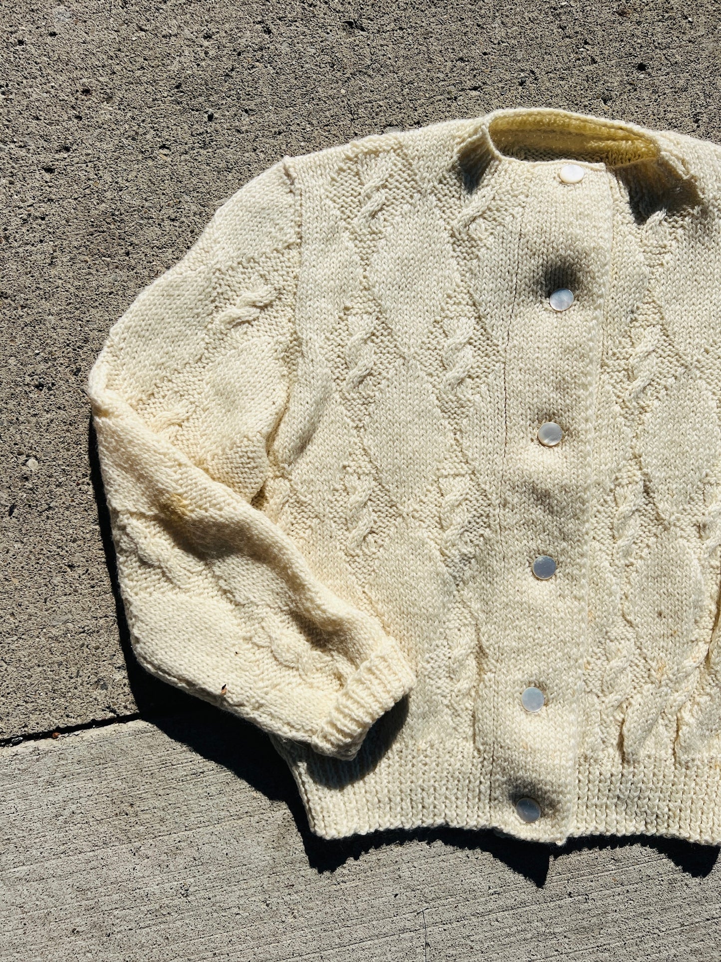 Vintage Cream Buttoned Cable-Knit Cropped Cardigan | Large