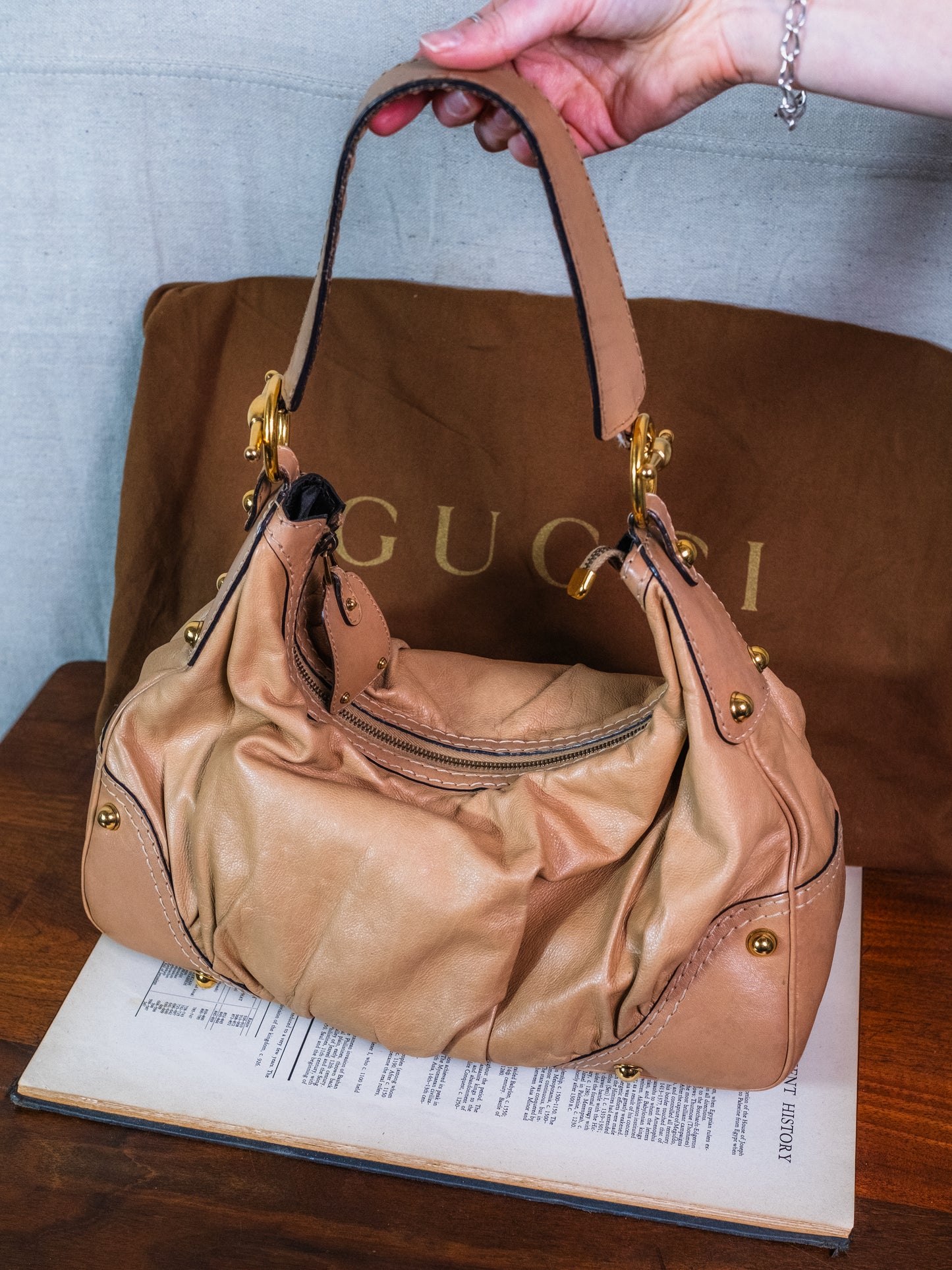 Vintage Gucci 219966 Tan Calfskin Jockey Hobo Shoulder Bag | Authenticated