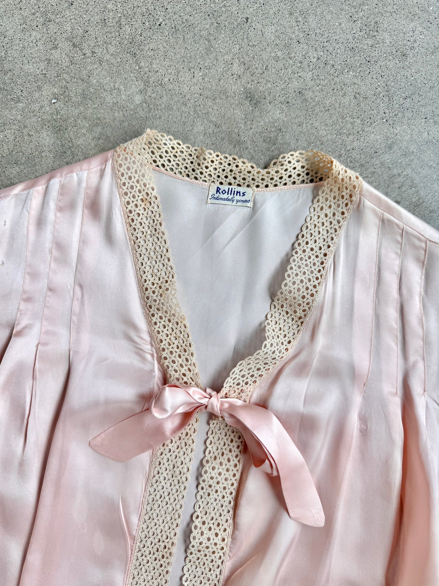 Vintage 1930s Rollins Pale Pink Satin Lace Trim Bed Jacket | Medium
