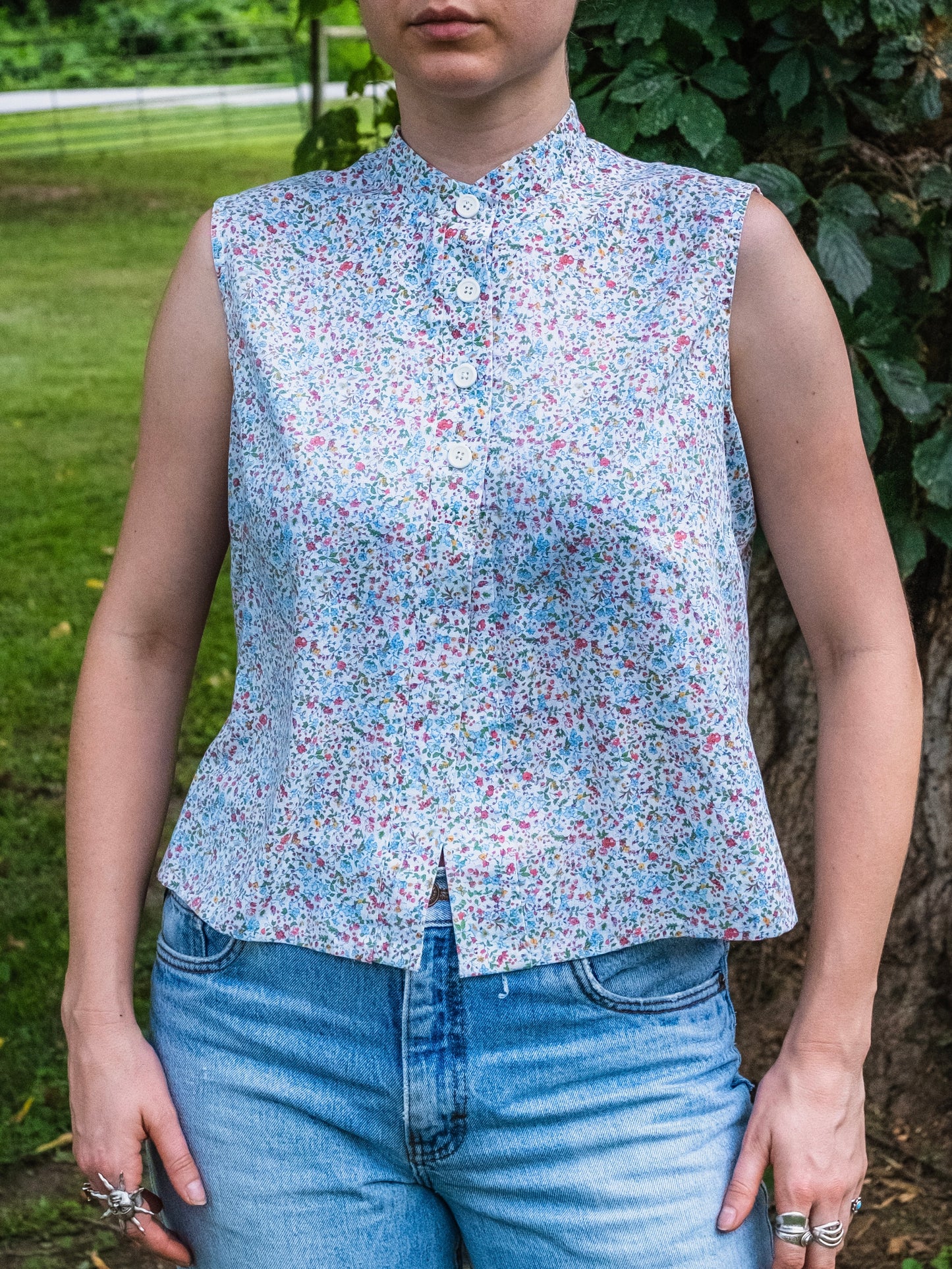 Vintage 1960s Seaton Hall Ditsy Floral Sleeveless Blouse | Medium