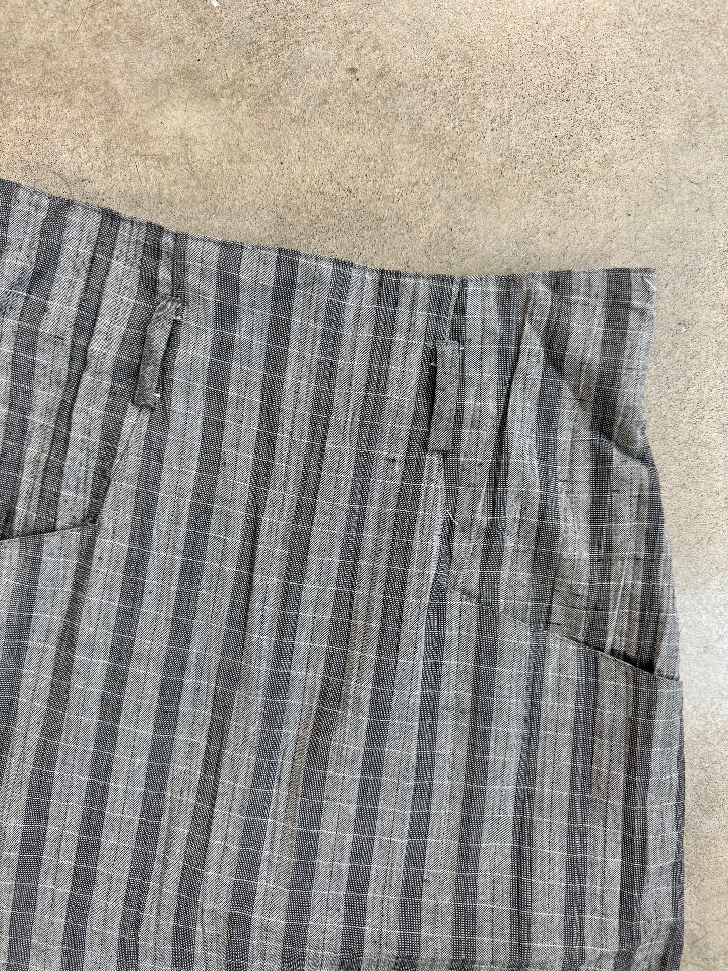 Vintage 1980s JRS Grey Plaid High-Waist Pencil Skirt | Waist 28”