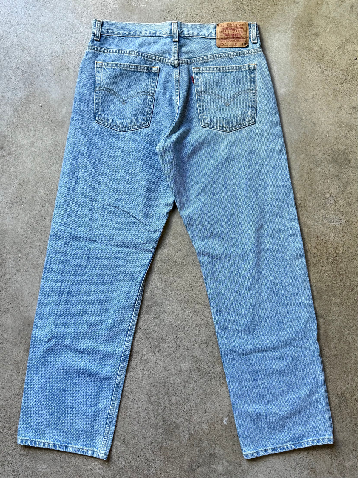 Vintage Levi’s 577 Loose Fit Light Wash Jeans | Waist 34”