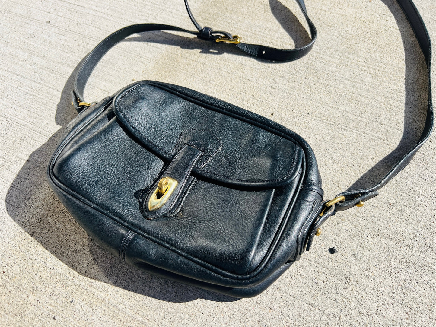 Vintage Dooney & Bourke Black Leather Crossbody Purse