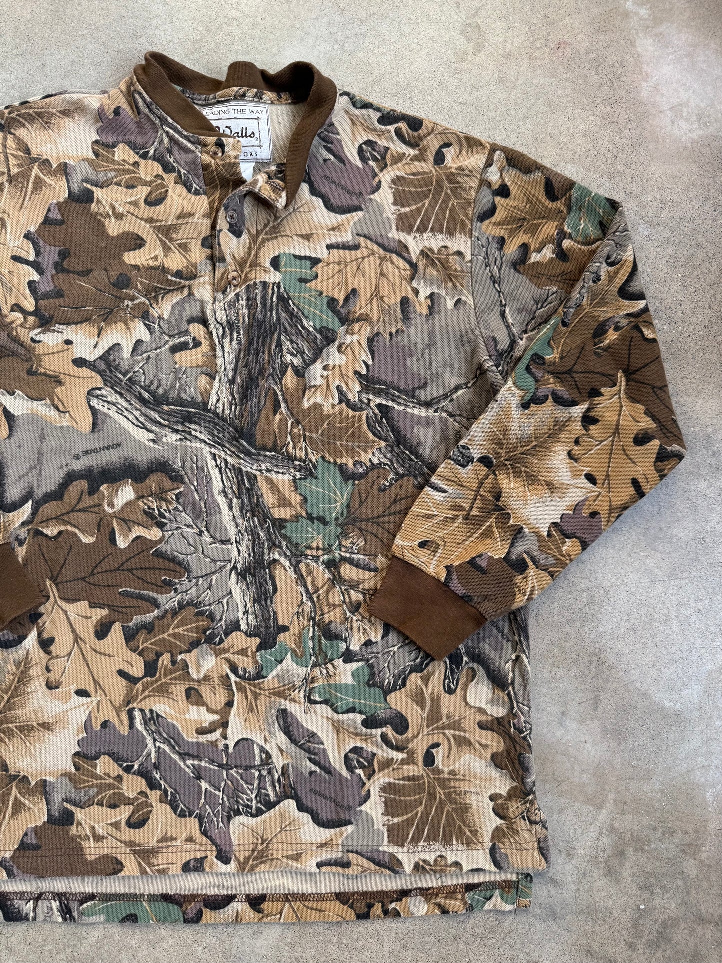 Vintage 1990s Walls Realtree Advantage Camo Cotton Henley Shirt | Medium
