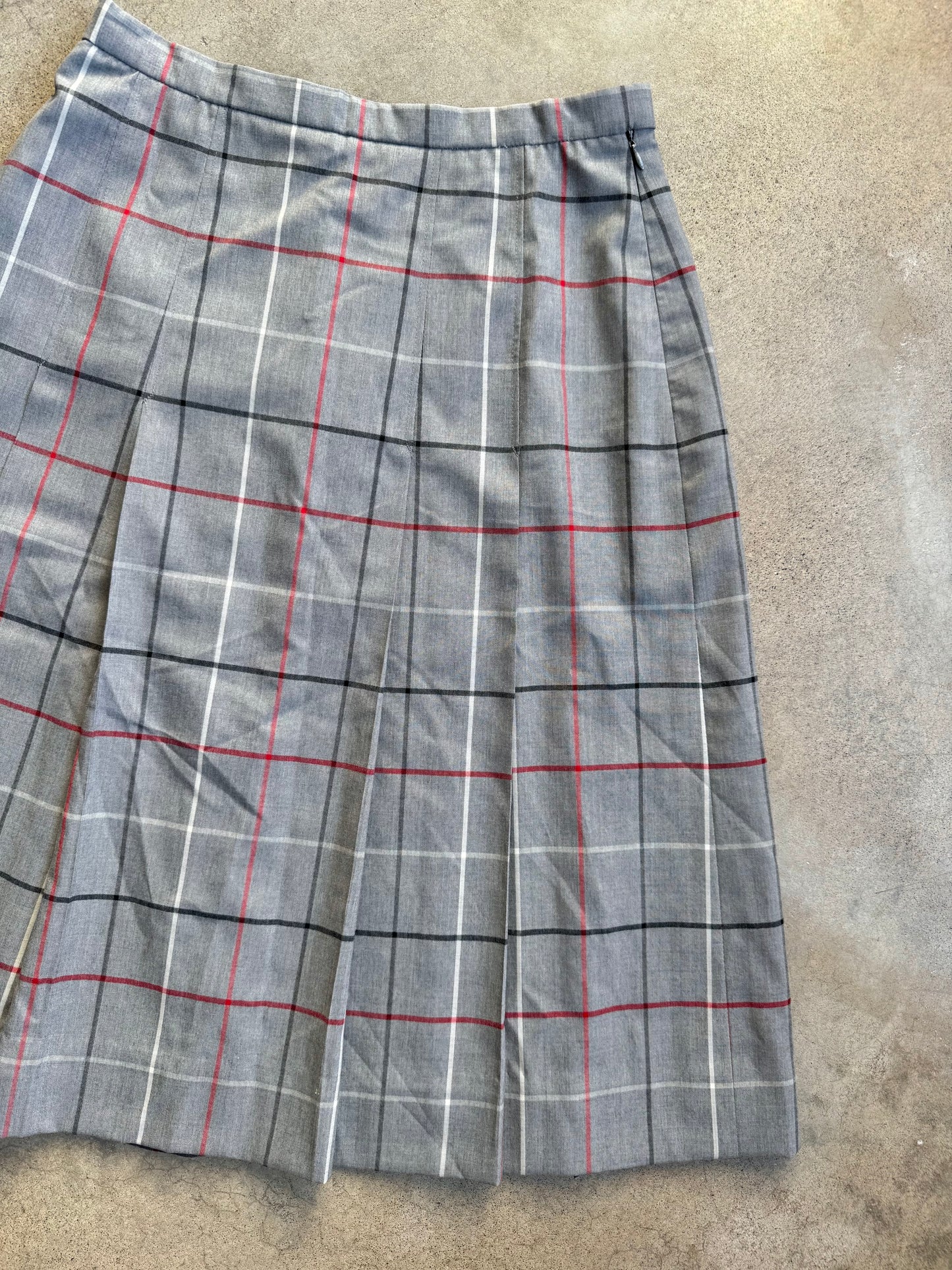 Vintage 1980s Burberrys’ Grey Plaid Pleated Wool Skirt | Waist 31”