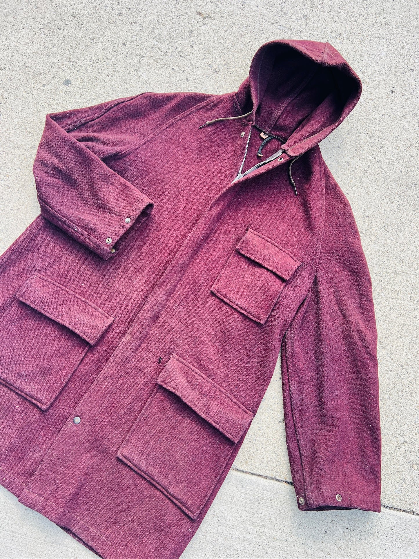 Vintage 1940s/50s Maroon Wool Hooded Zip Up Camp Jacket | Medium