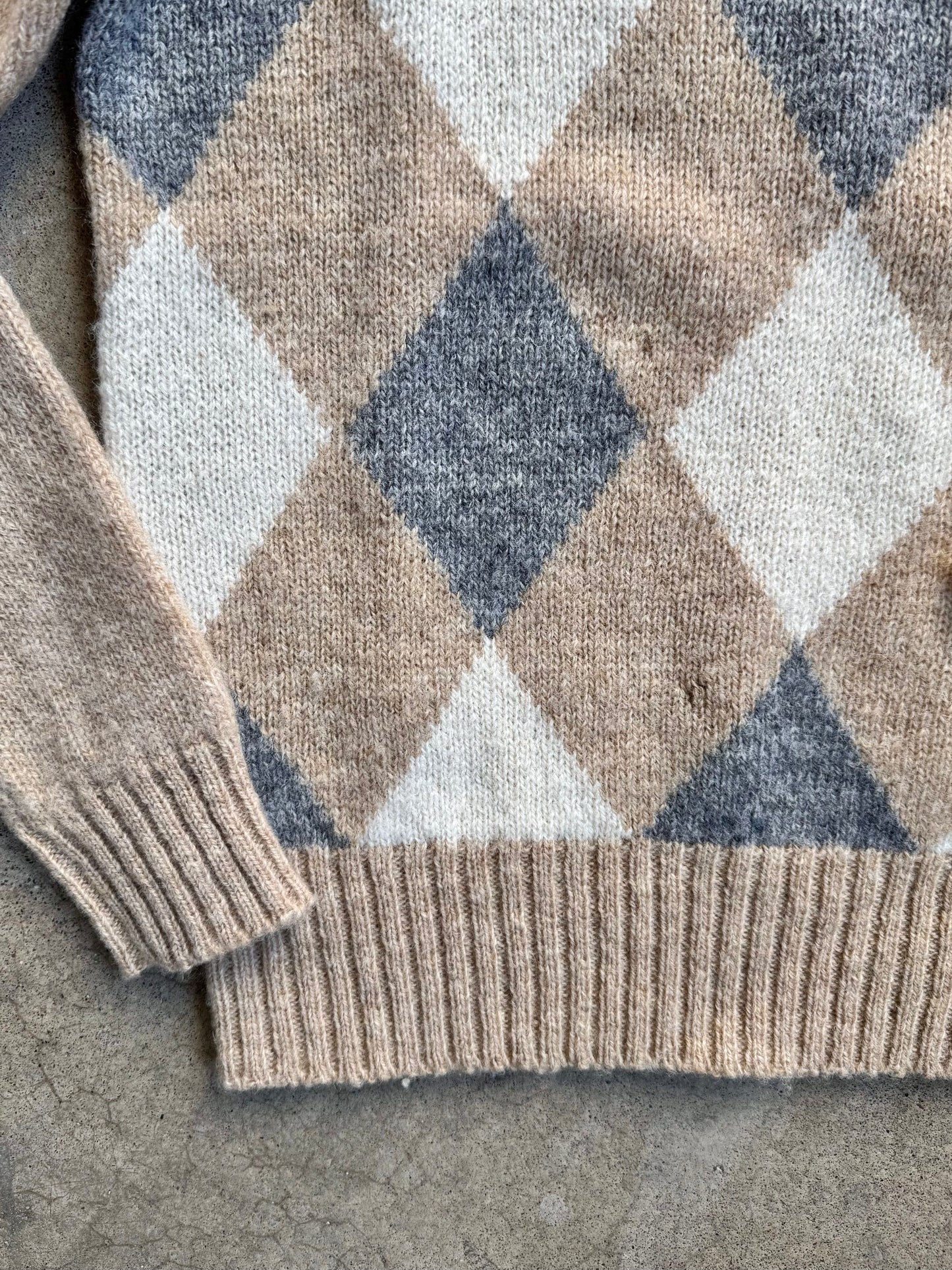Vintage Scotsdoon Neutral Argyle Wool Sweater | S/M