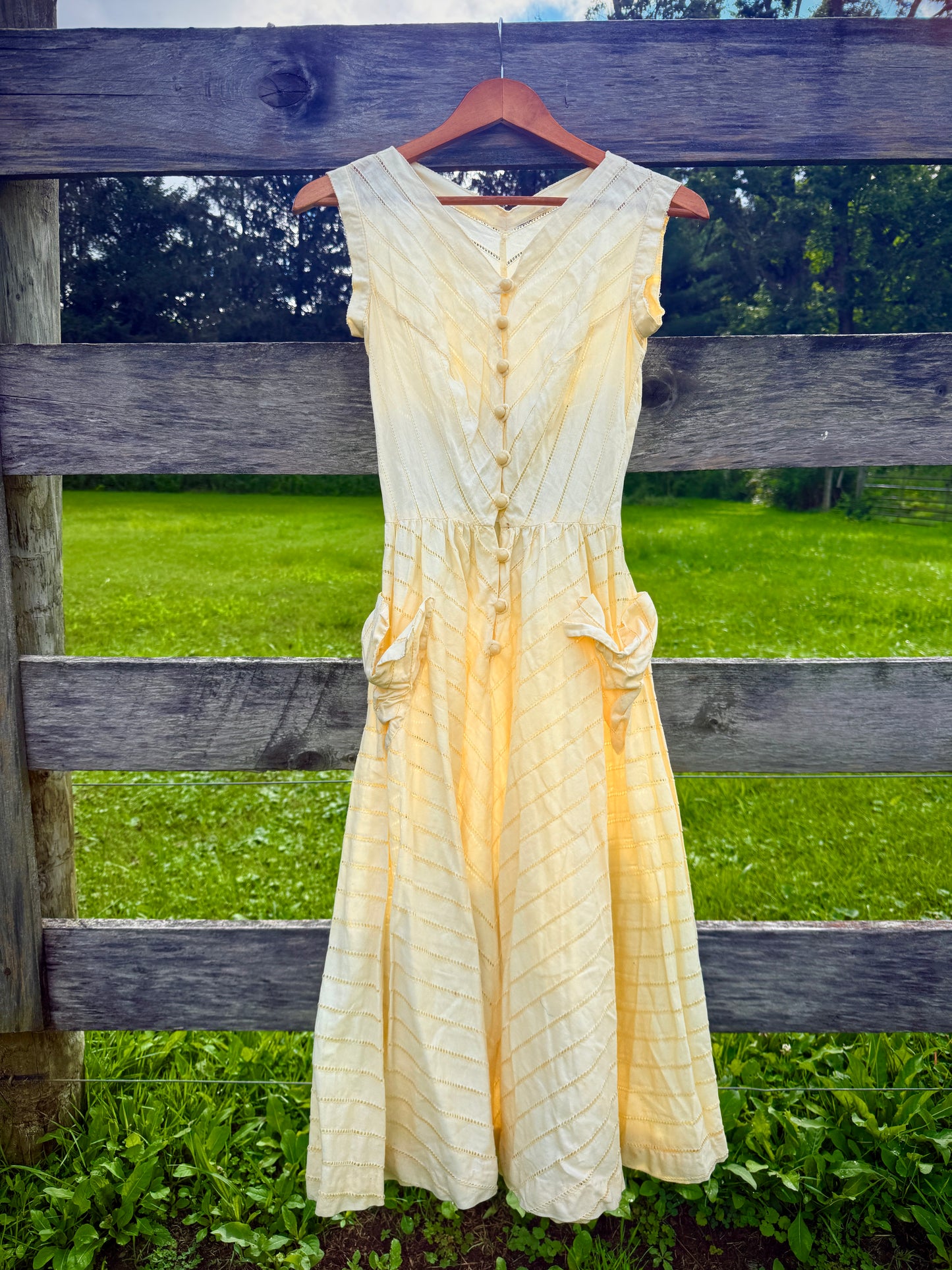 Vintage 1950s Pale Yellow Button-Front Sleeveless Summer Dress | XS