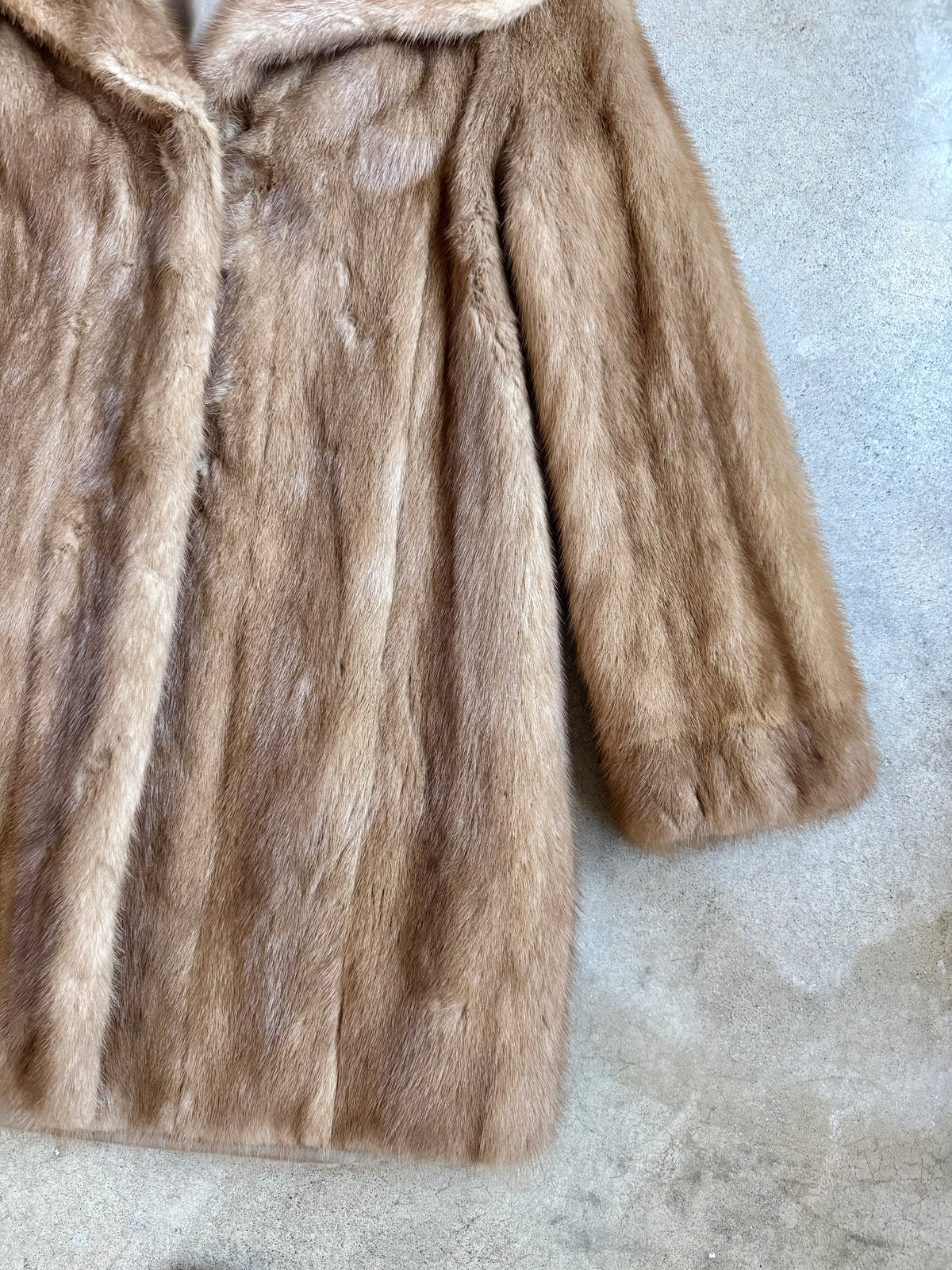 Vintage 1950s Supreme Furs by Archie Brown Blonde Mink Fur Coat | Medium