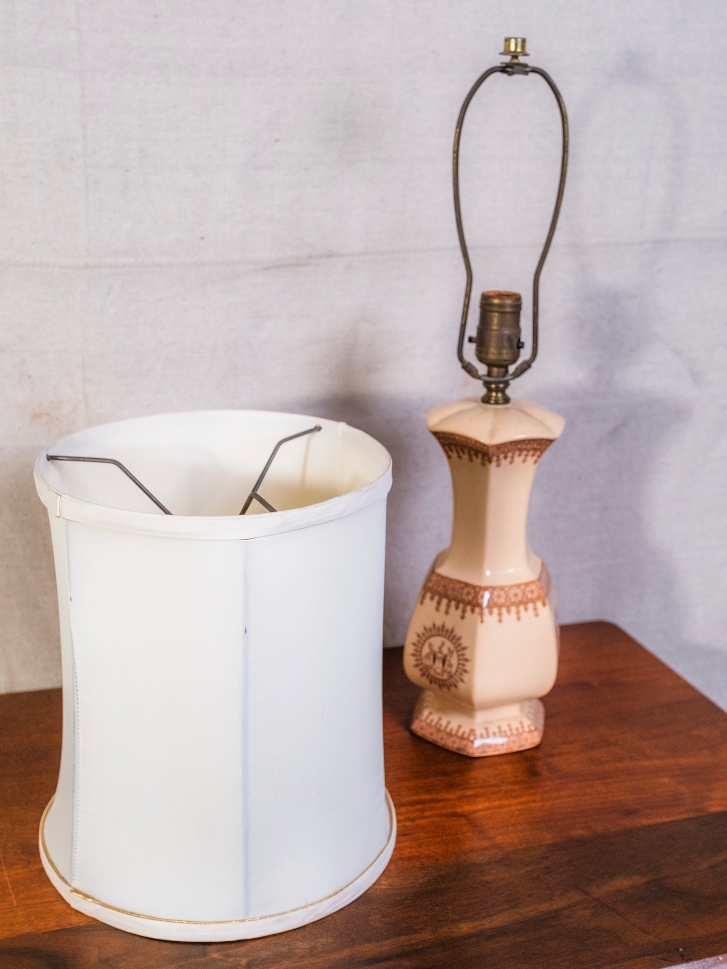 Vintage 1940s "Fideli Certa Merces" Deer Head Crest Ceramic Table Lamp