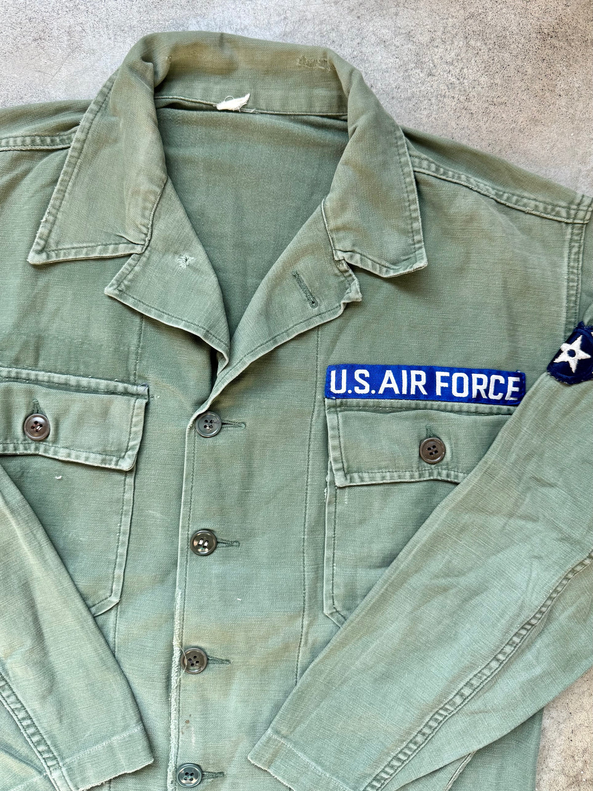 Vintage U.S. Air Force OG-107 Type 1 Sateen Cotton Fatigue Shirt | Medium