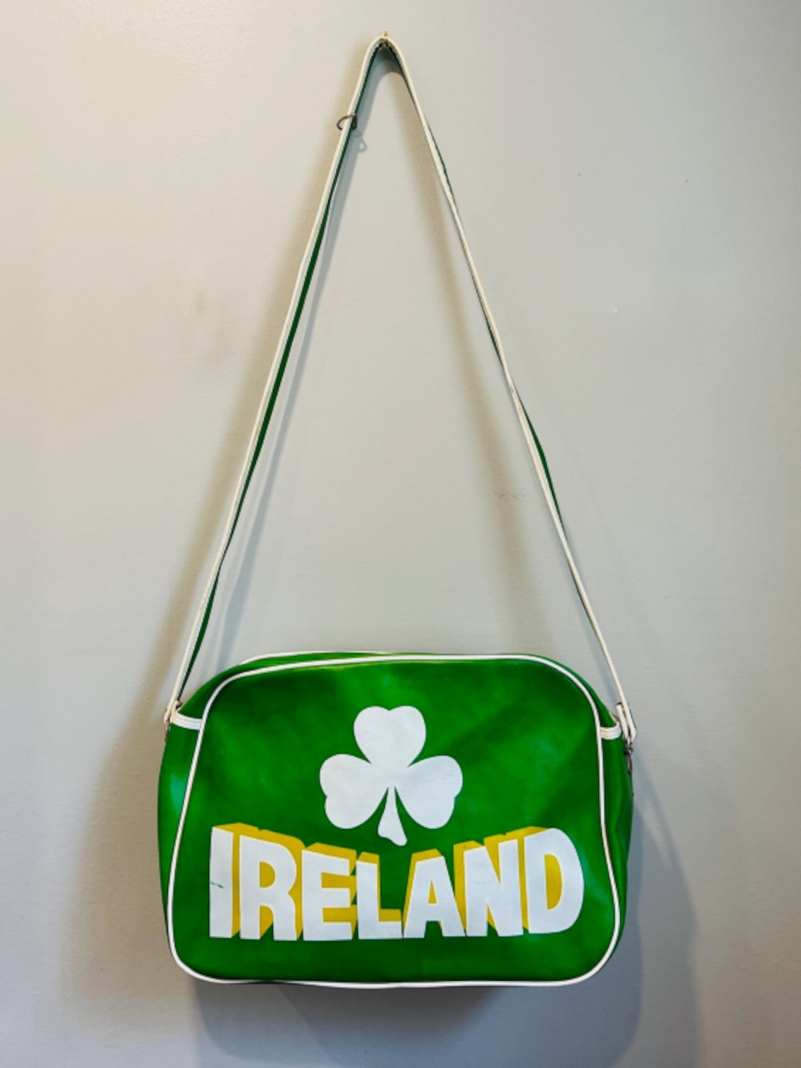 Vintage 1970s/80s Green Ireland Graphic Travel Bag