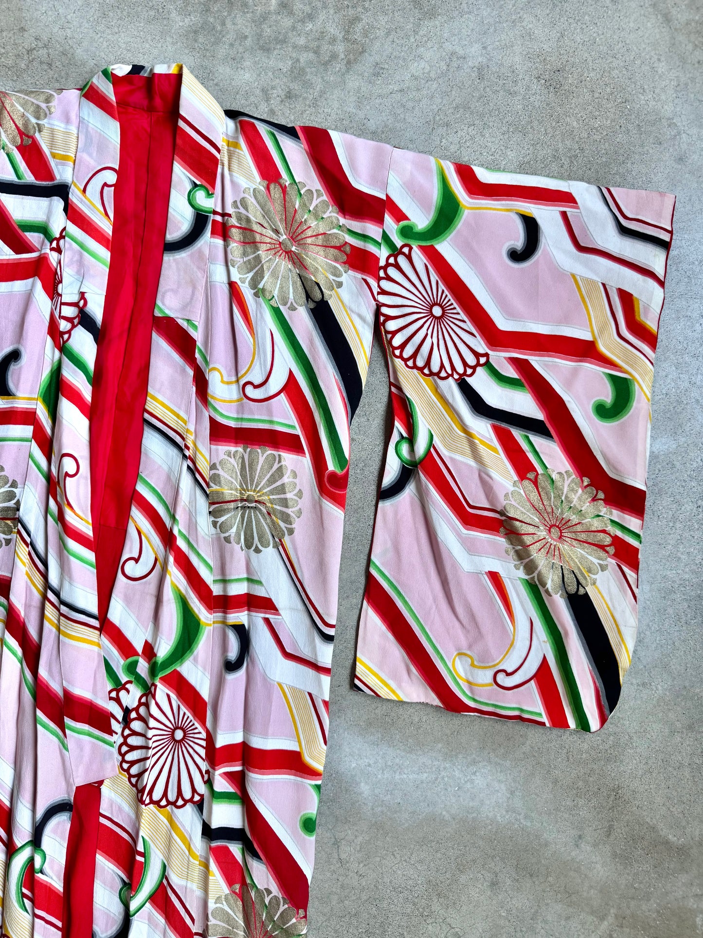 Vintage 1960s Japanese Chirimen Silk Abstract Kiku Pattern Kimono | S/M