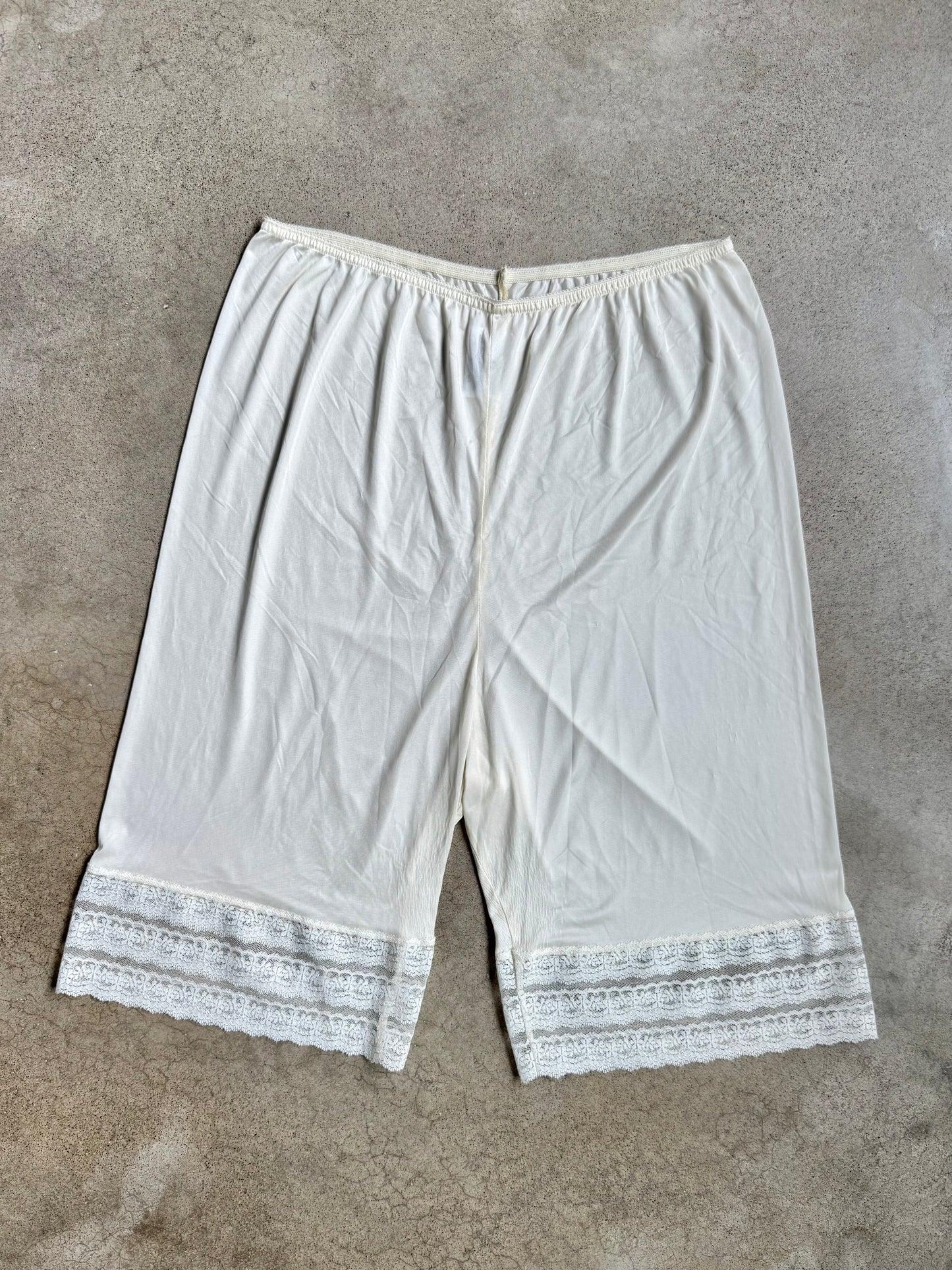 Vintage Metropolitan Cream Nylon Lace Trim Bloomer Pettipants | XL