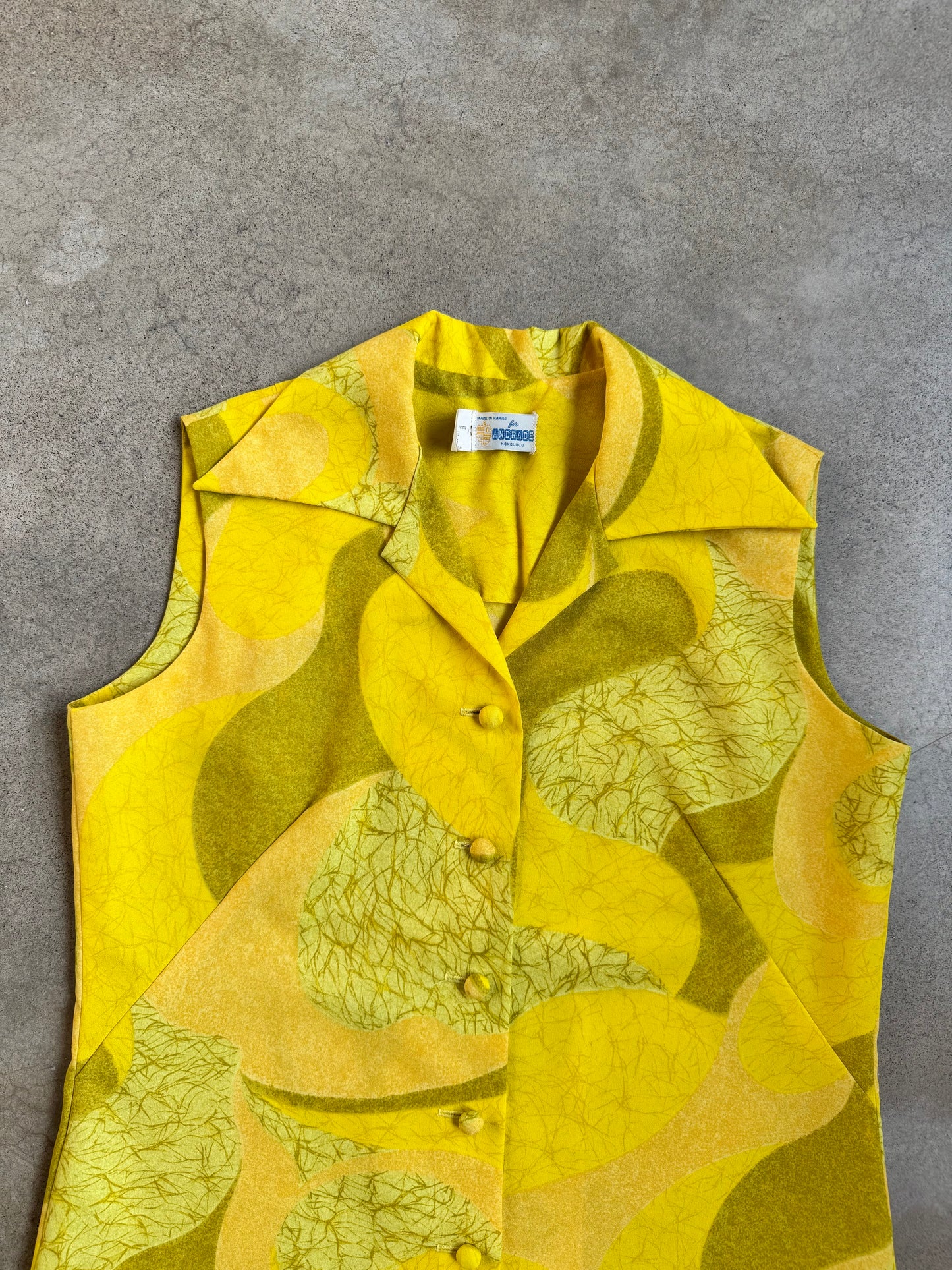 Vintage 1960s Andrade of Hawaii Yellow Printed Sleeveless Blouse | Large