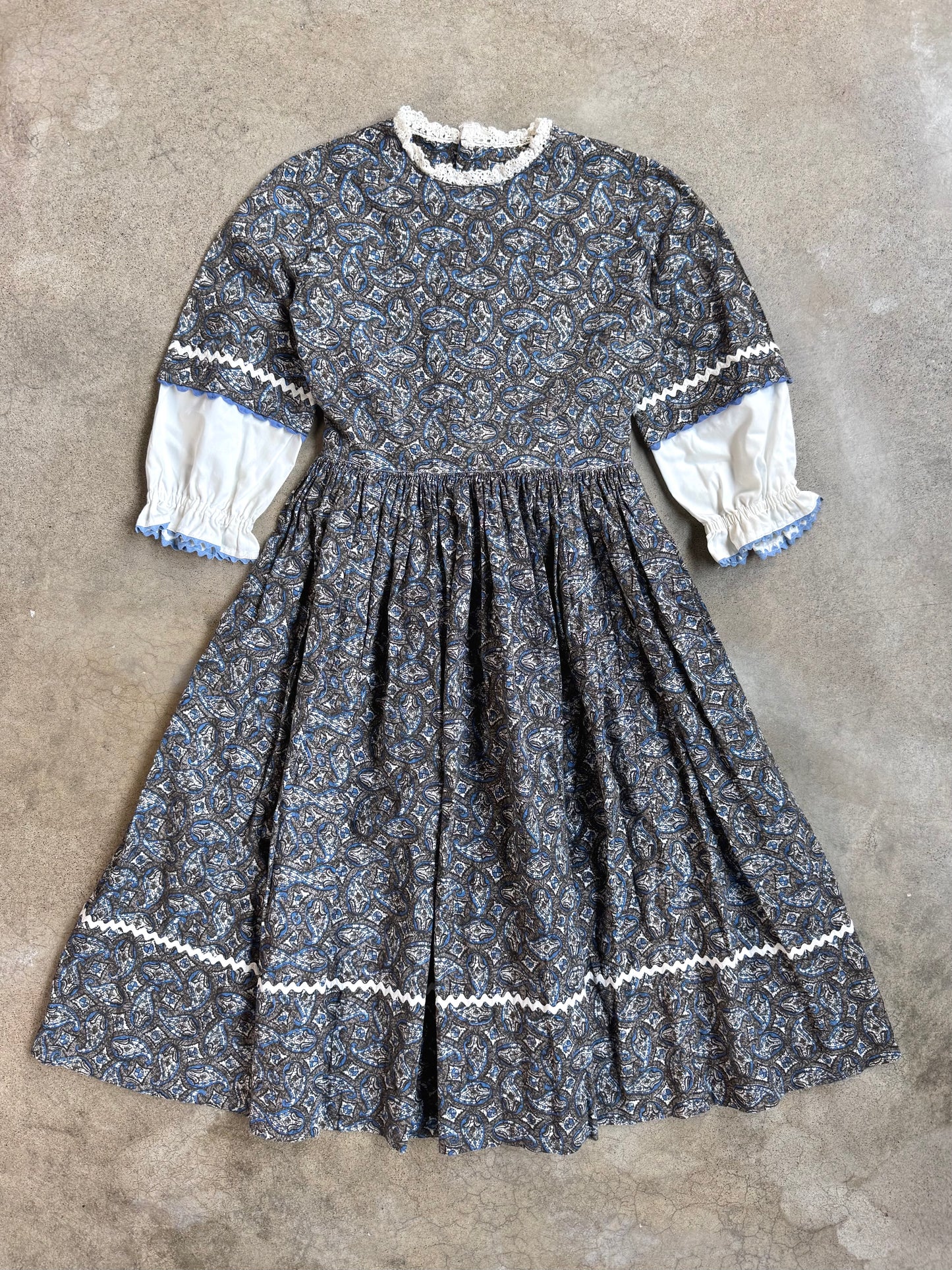 Vintage 1960s Handmade Blue & Grey Paisley Pattern Prairie Dress | XS/S