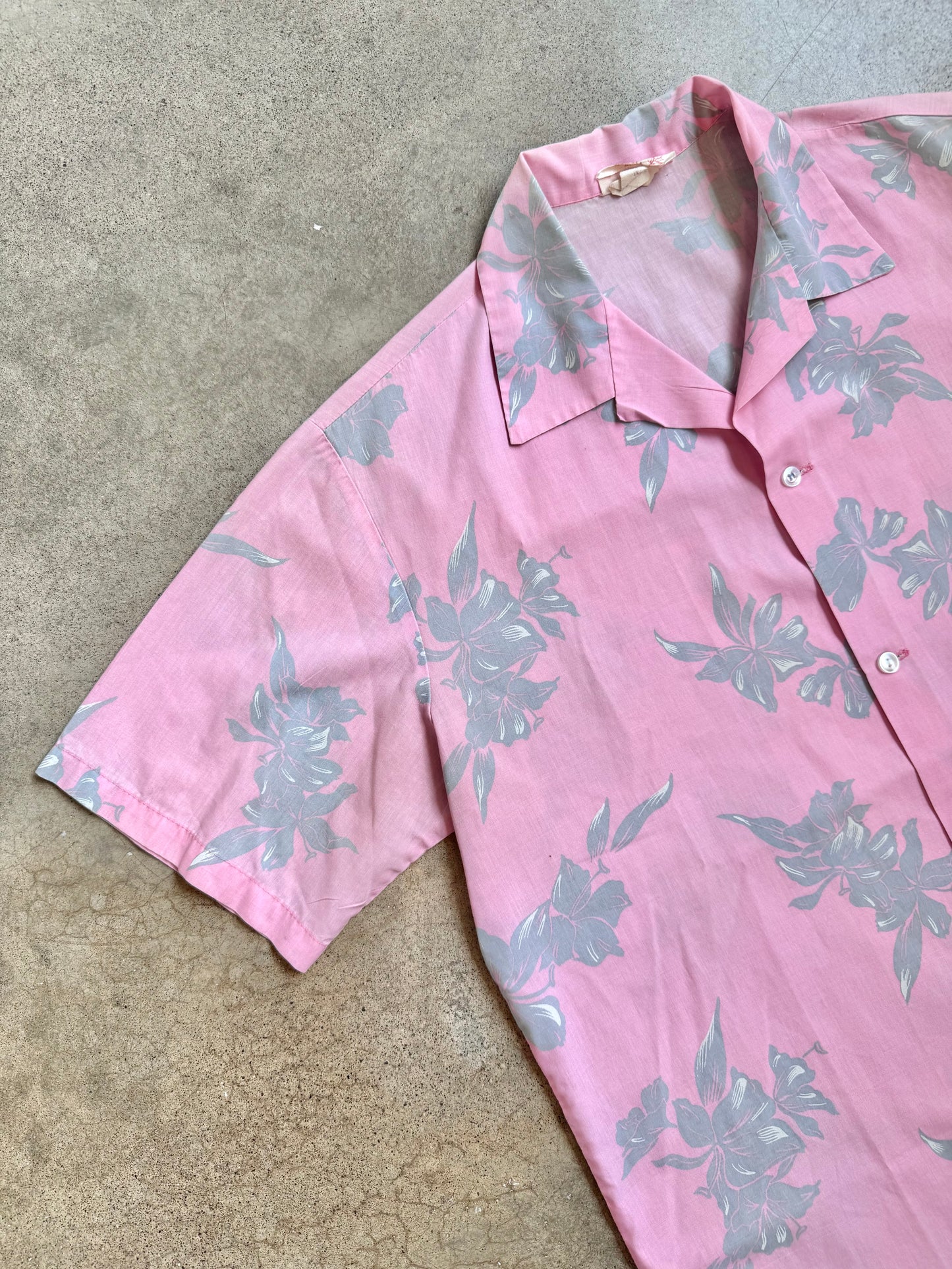 Vintage 1970s Aikane Pink & Grey Hawaiian Shirt | M/L