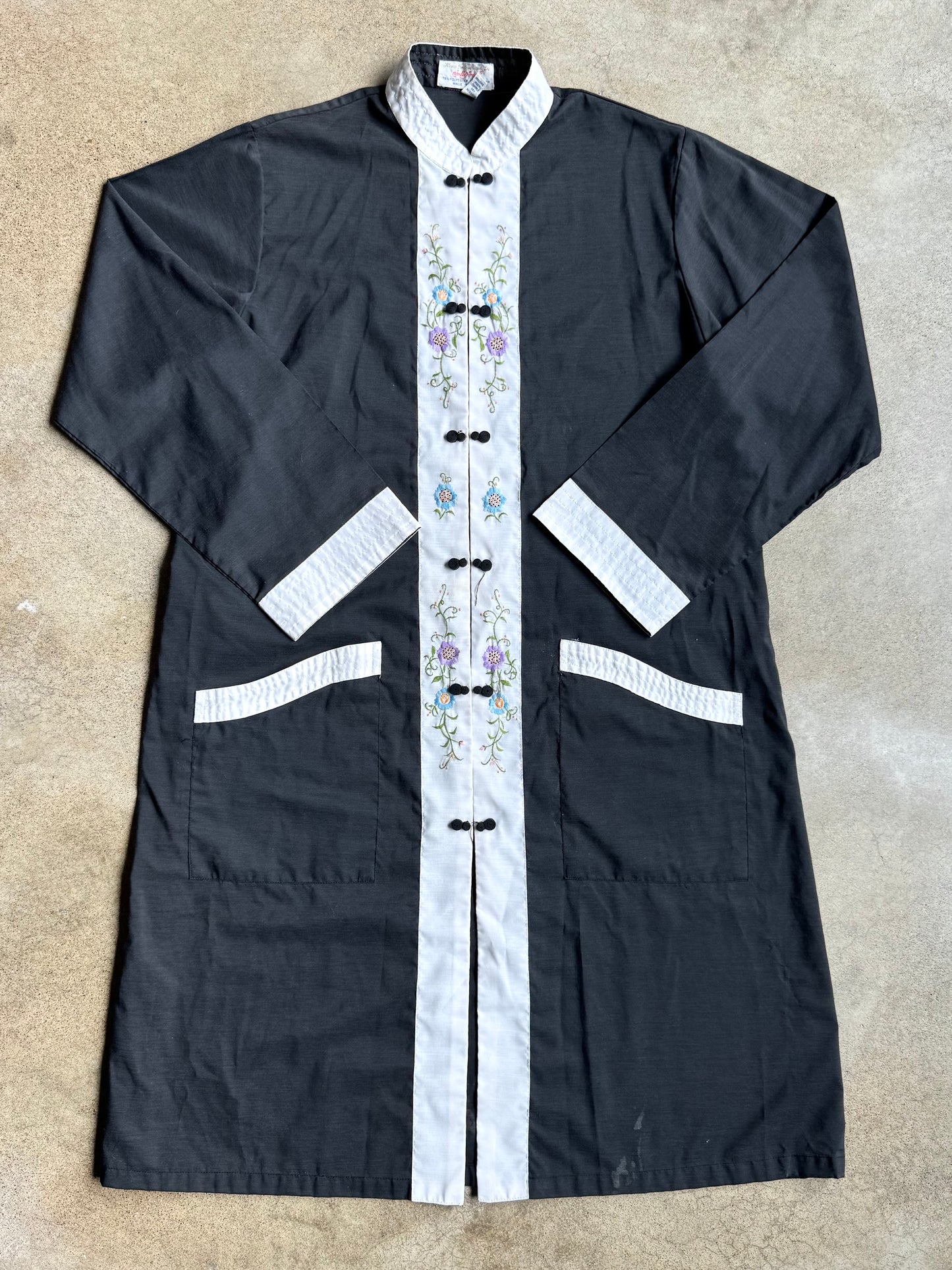 Vintage 1960s Jodie Arden Black Asian-Style Floral Hand-Embroidered Robe | Large