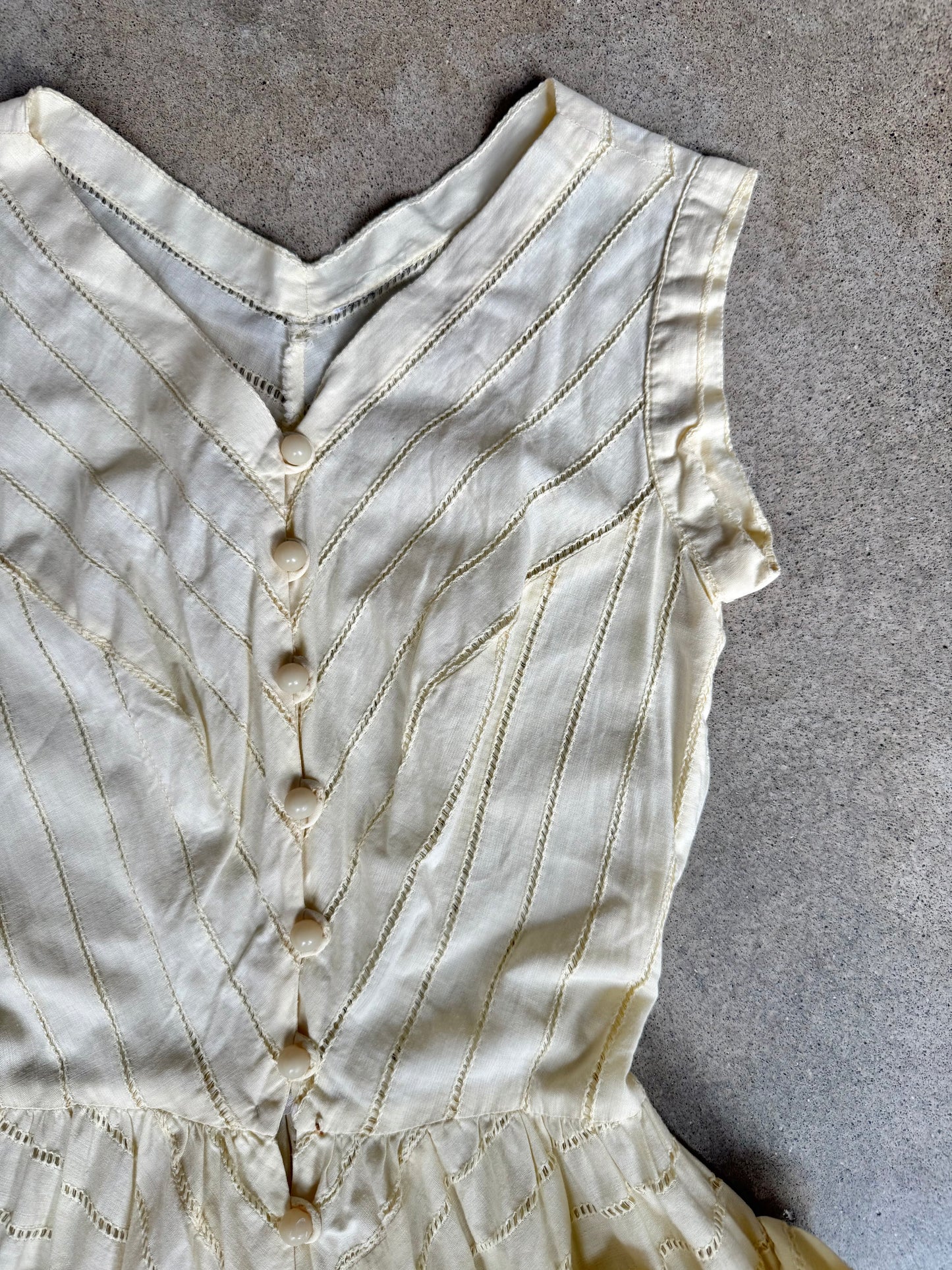 Vintage 1950s Pale Yellow Button-Front Sleeveless Summer Dress | XS