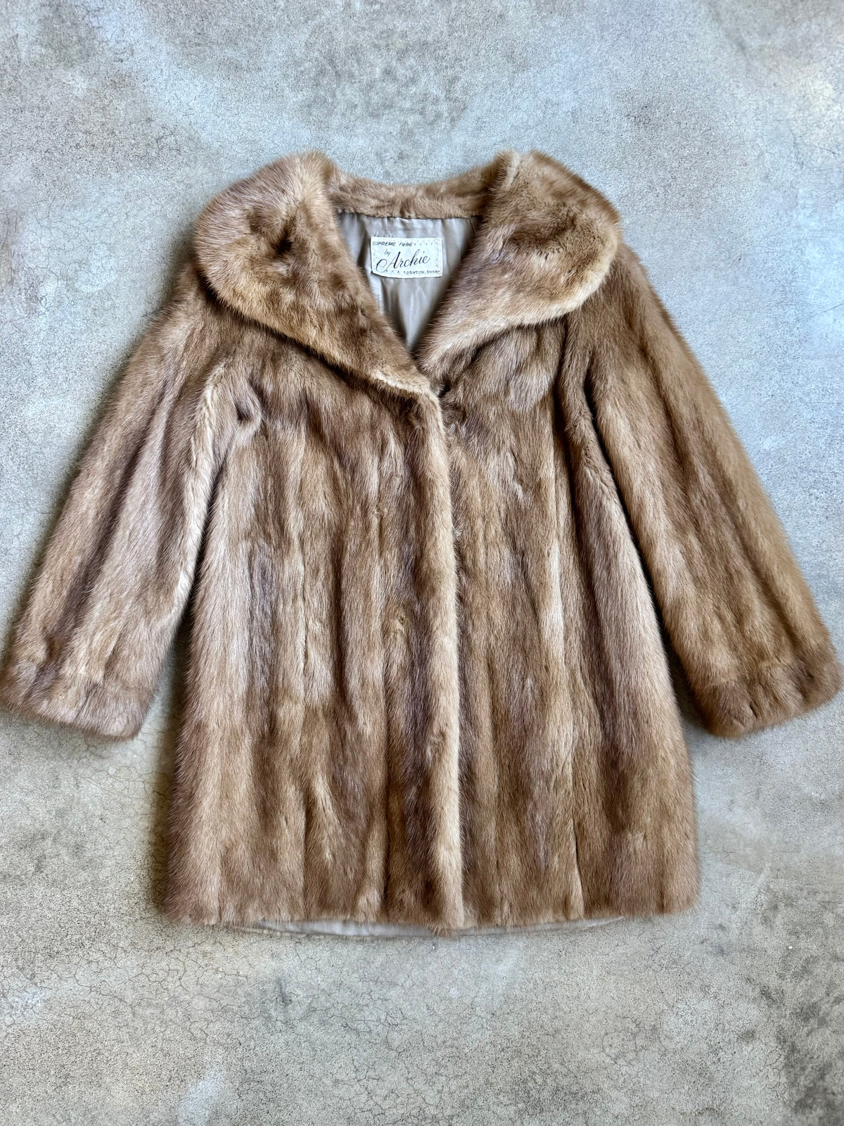 Vintage 1950s Supreme Furs by Archie Brown Blonde Mink Fur Coat | Medium