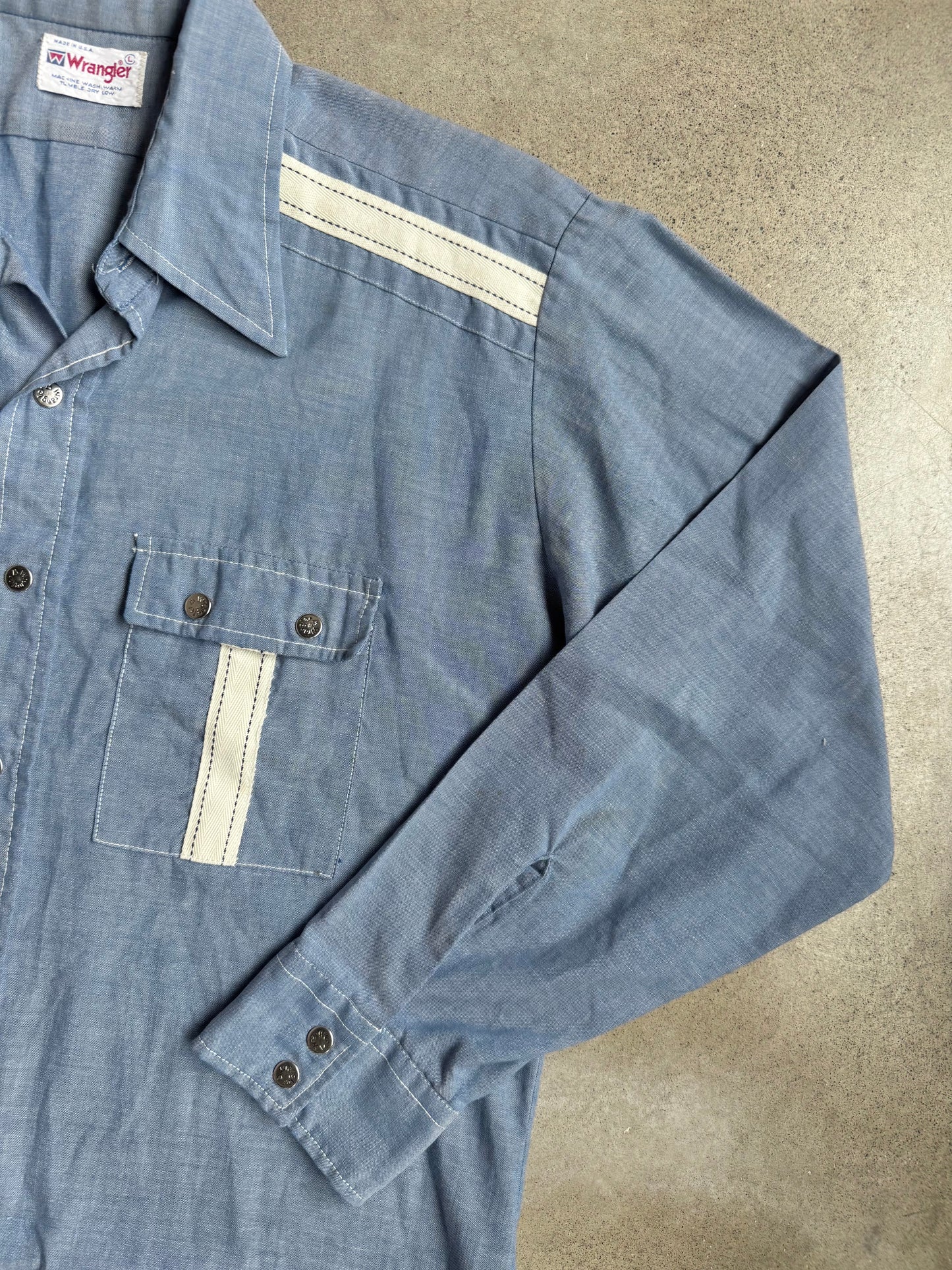Vintage 1970s/80s Wrangler Chambray Striped Trim Western Shirt | Large
