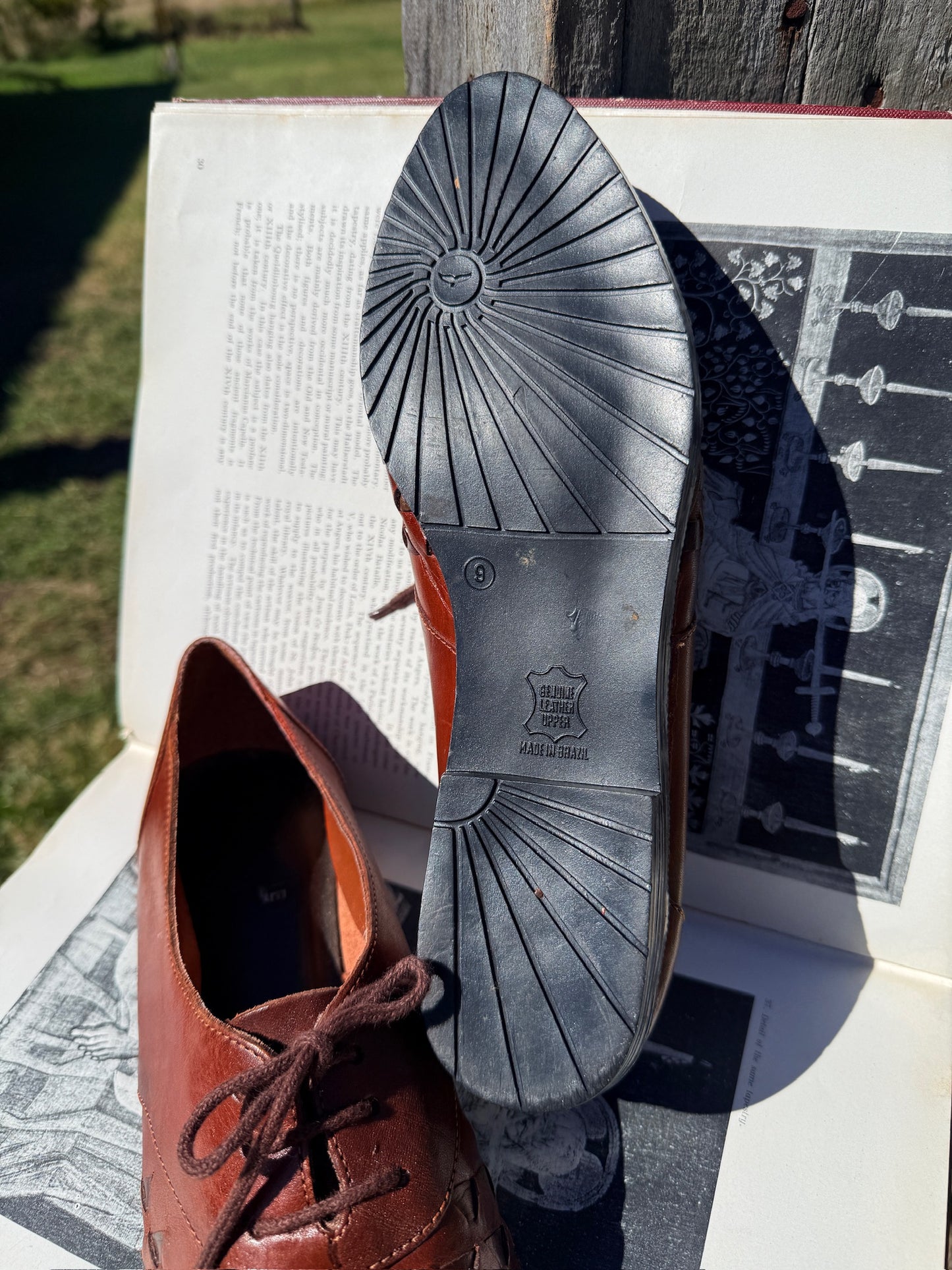 Vintage 1970s Leather Basketweave Lace-Up Oxford Shoes | Women’s 9