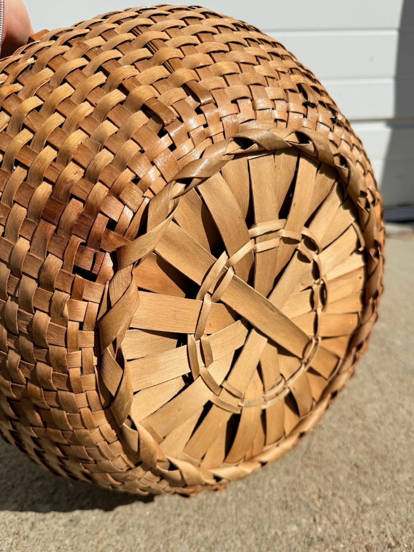 Vintage 1950s Mid-Atlantic Woven Wicker Lidded Basket