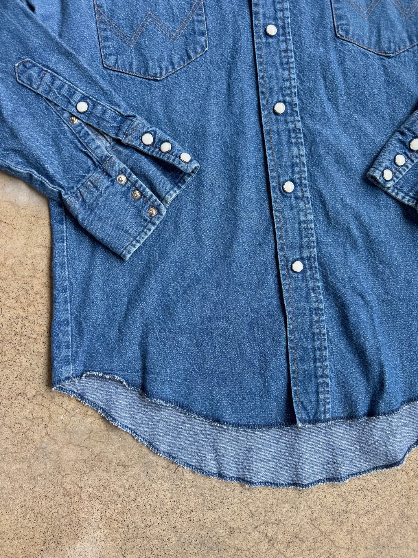 Vintage 1980s Wrangler Pearl Snap Denim Shirt | Medium