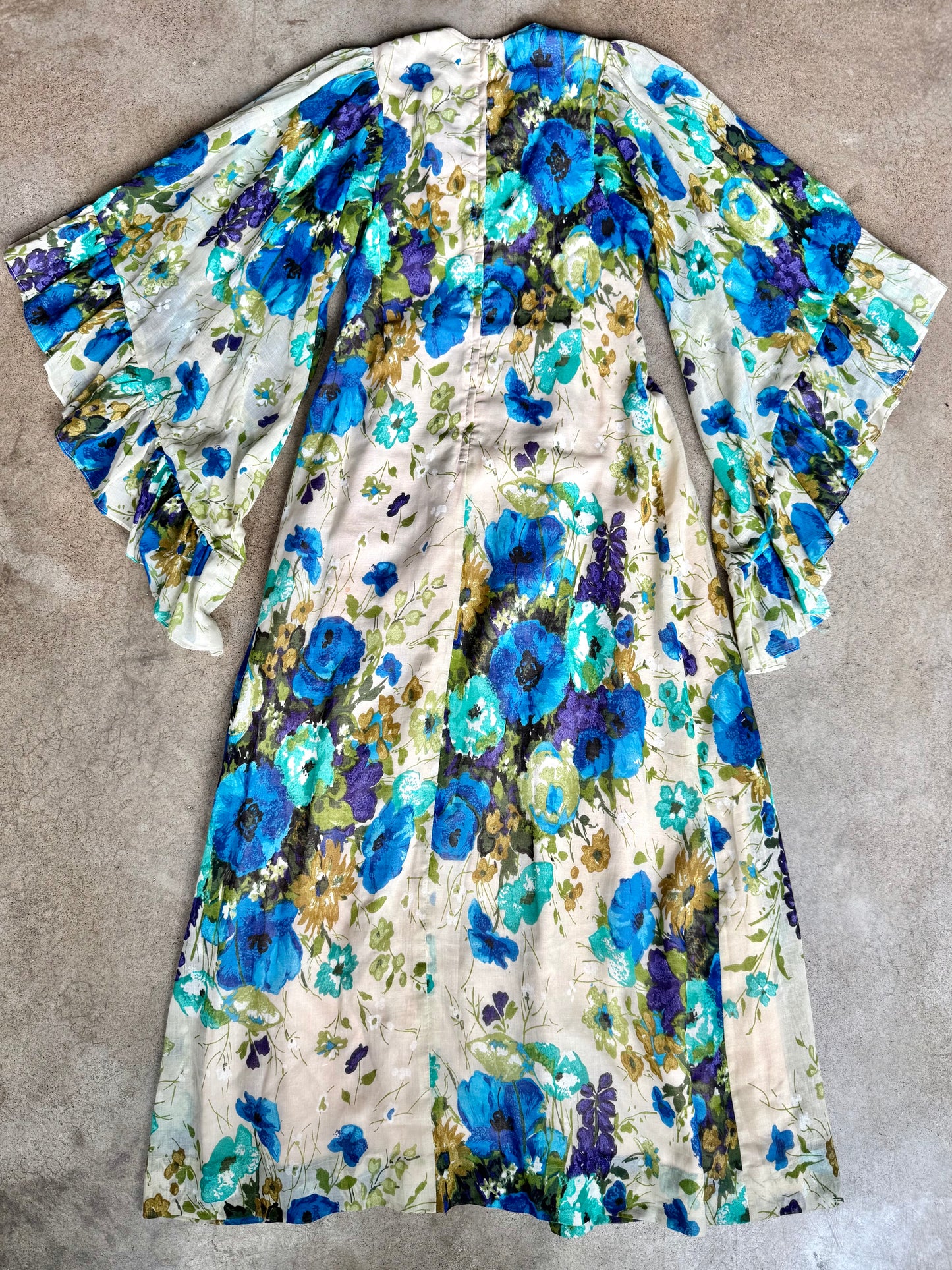 Vintage 1970s Cool-Tone Floral Print Angel Sleeve V-Neck Maxi Dress | S/M