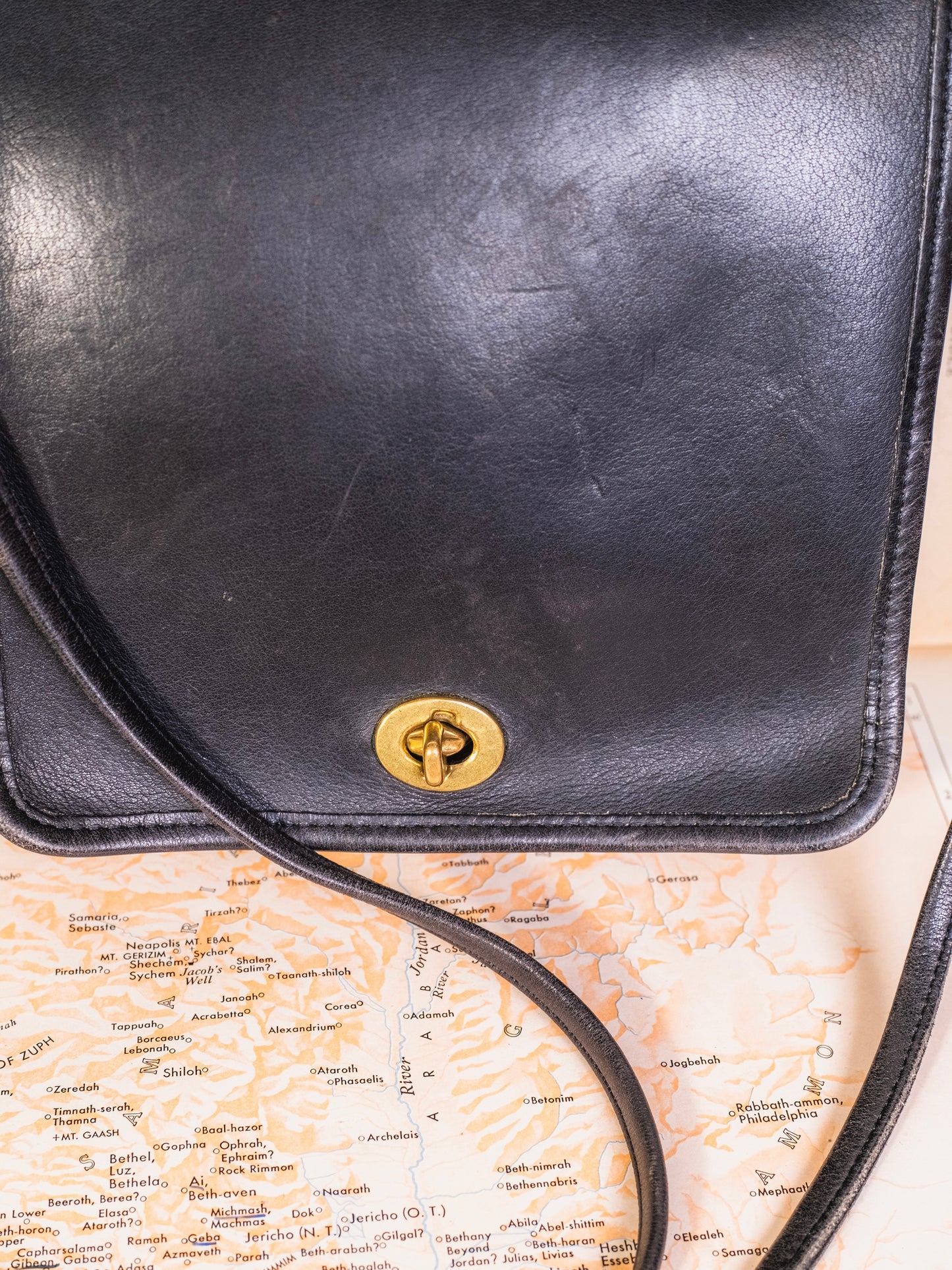 Vintage 1990s Coach Compact Pouch Black Leather Crossbody Bag | Style No. 9620