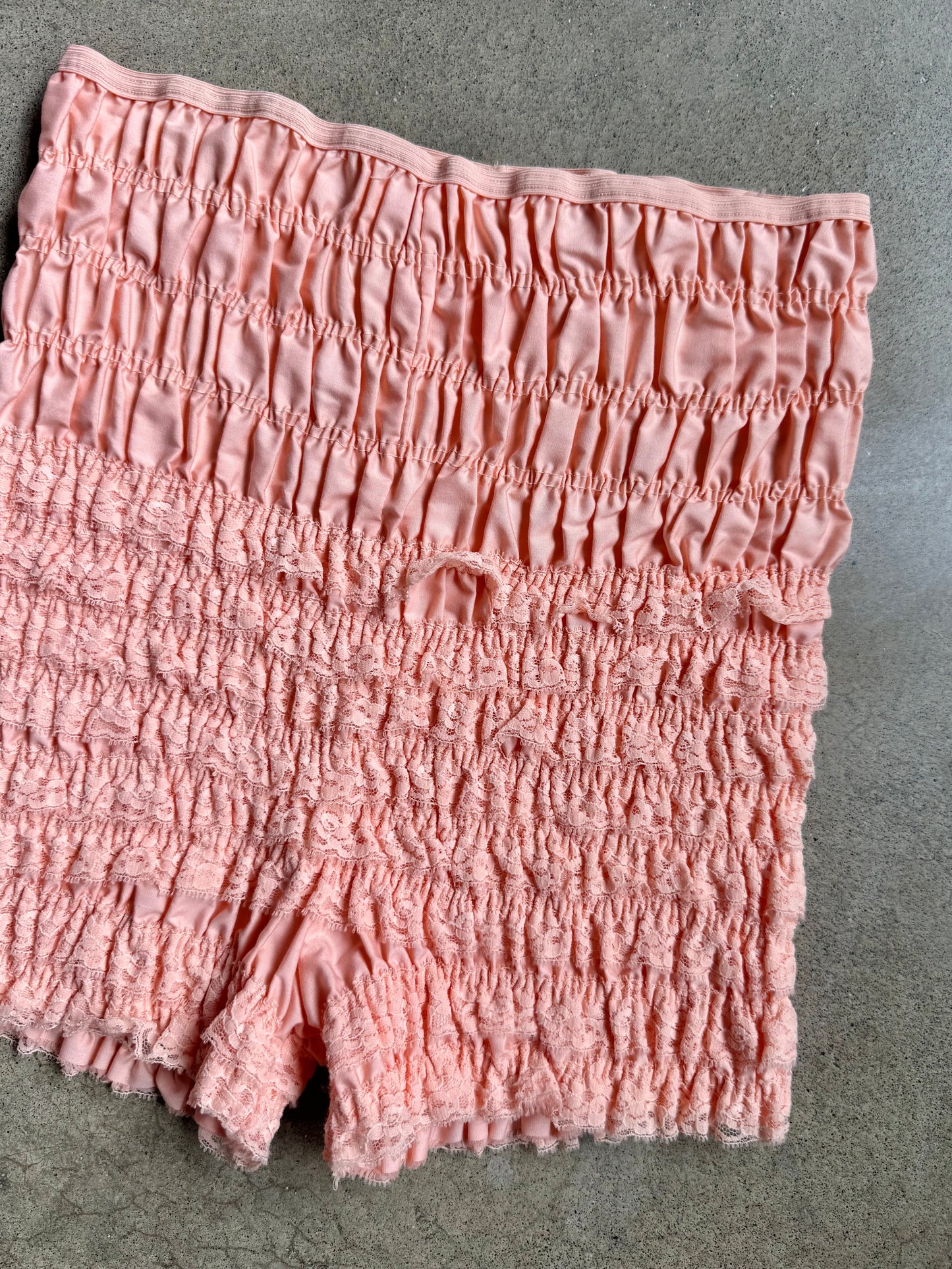 Vintage 1970s Partners Please! Peach Lace Bloomers | Medium