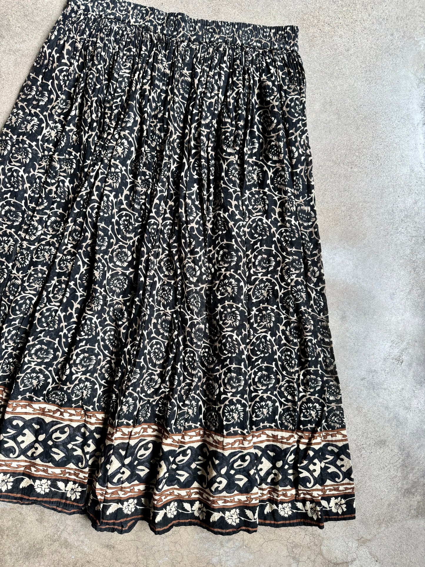 Vintage Blue Black & Brown Floral Print 100% Cotton Pleated Maxi Skirt | XL