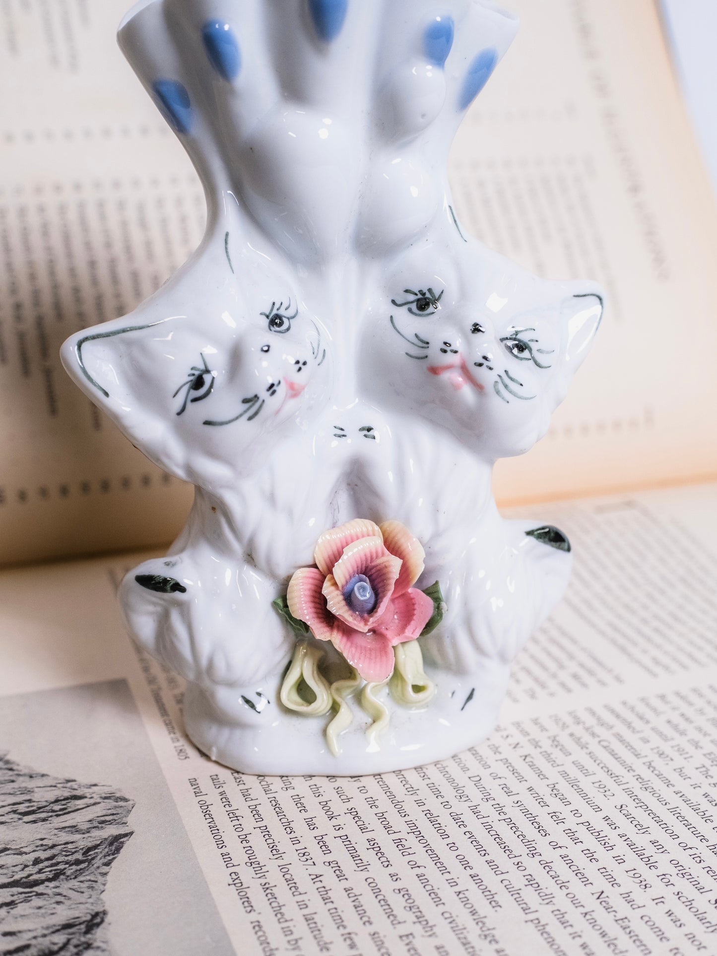 Vintage 1960s Porcelain Kitty Cat Floral Vase