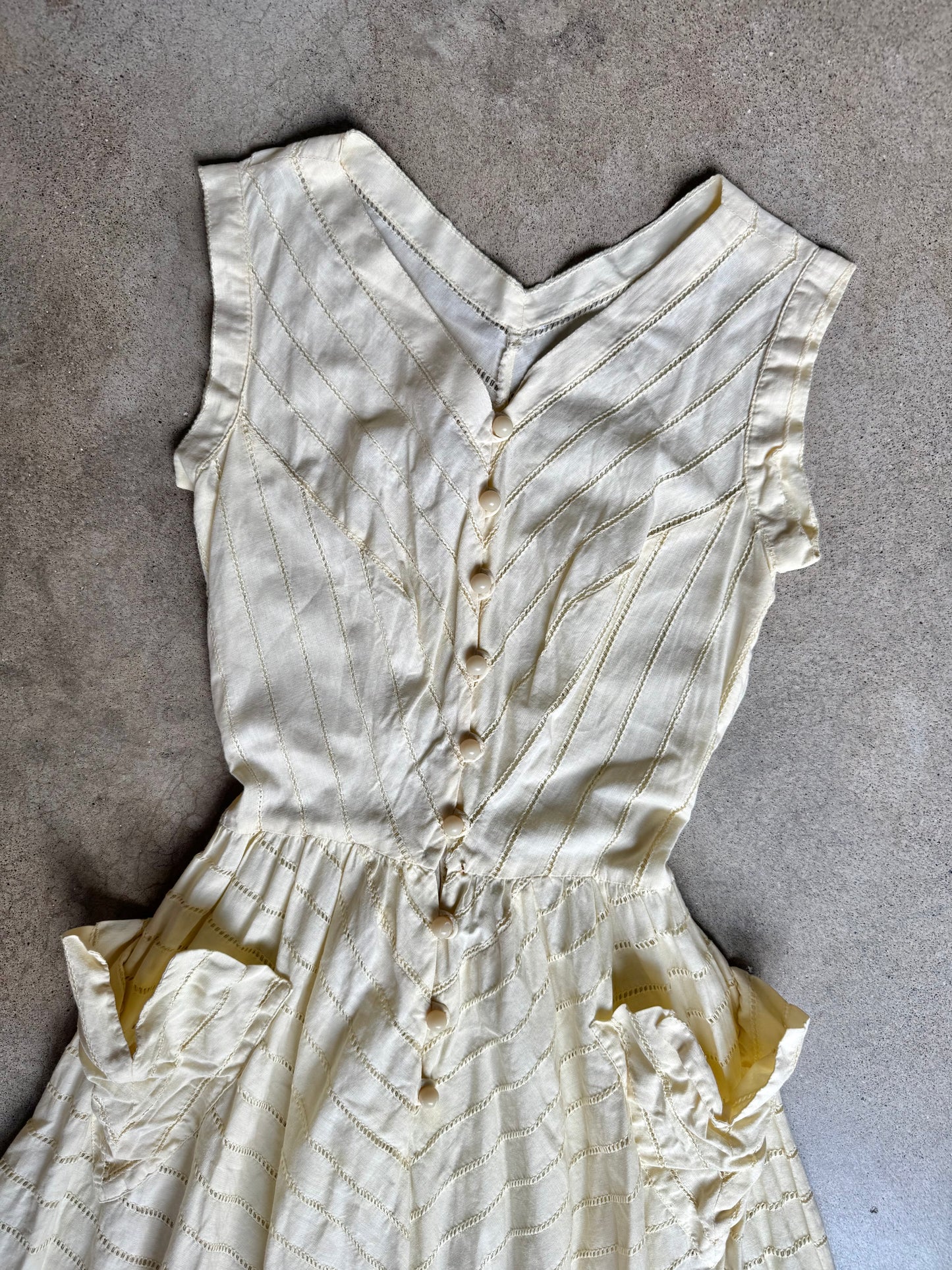 Vintage 1950s Pale Yellow Button-Front Sleeveless Summer Dress | XS